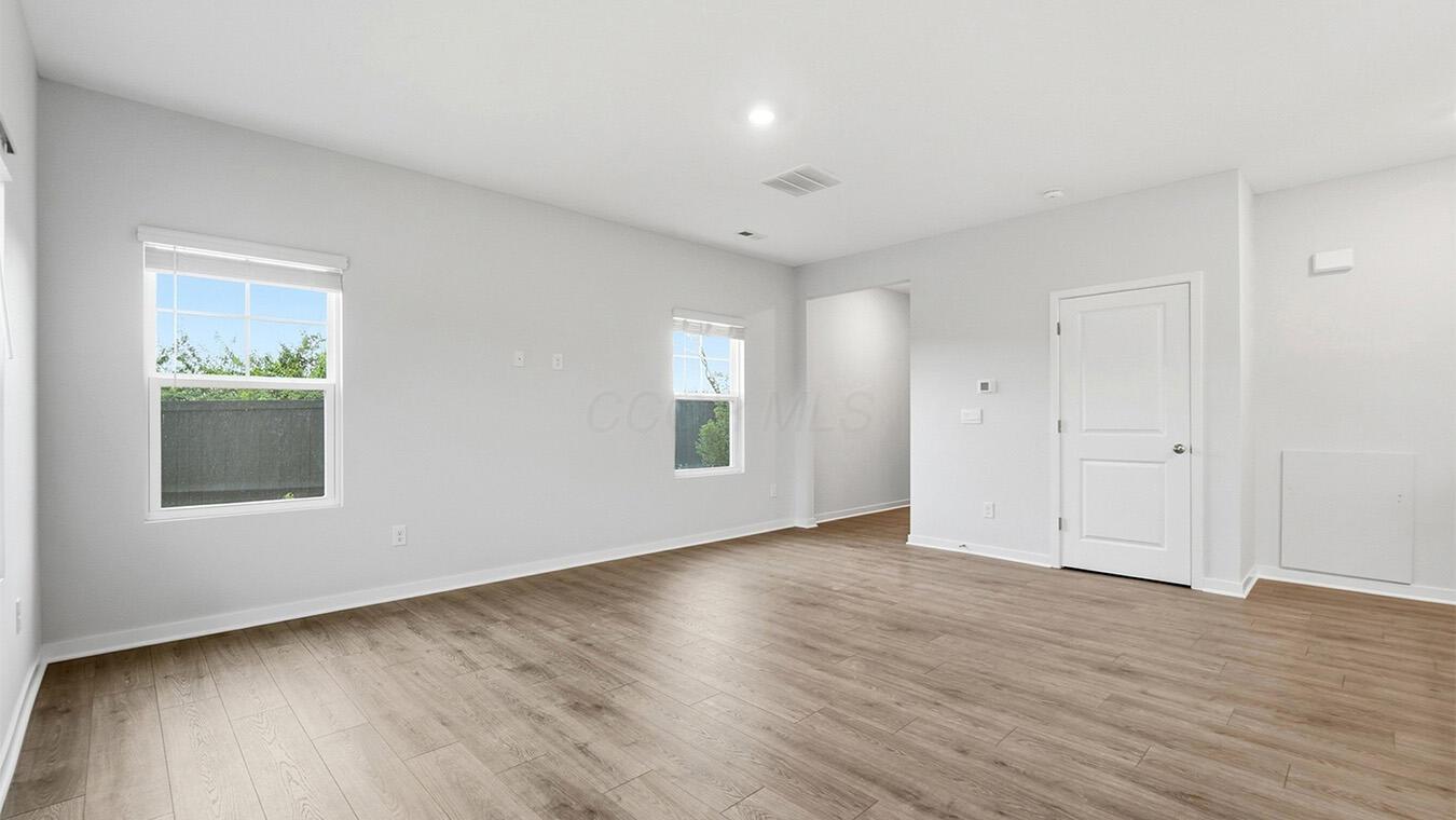 1380 Marinelli Drive E Property Photo 9