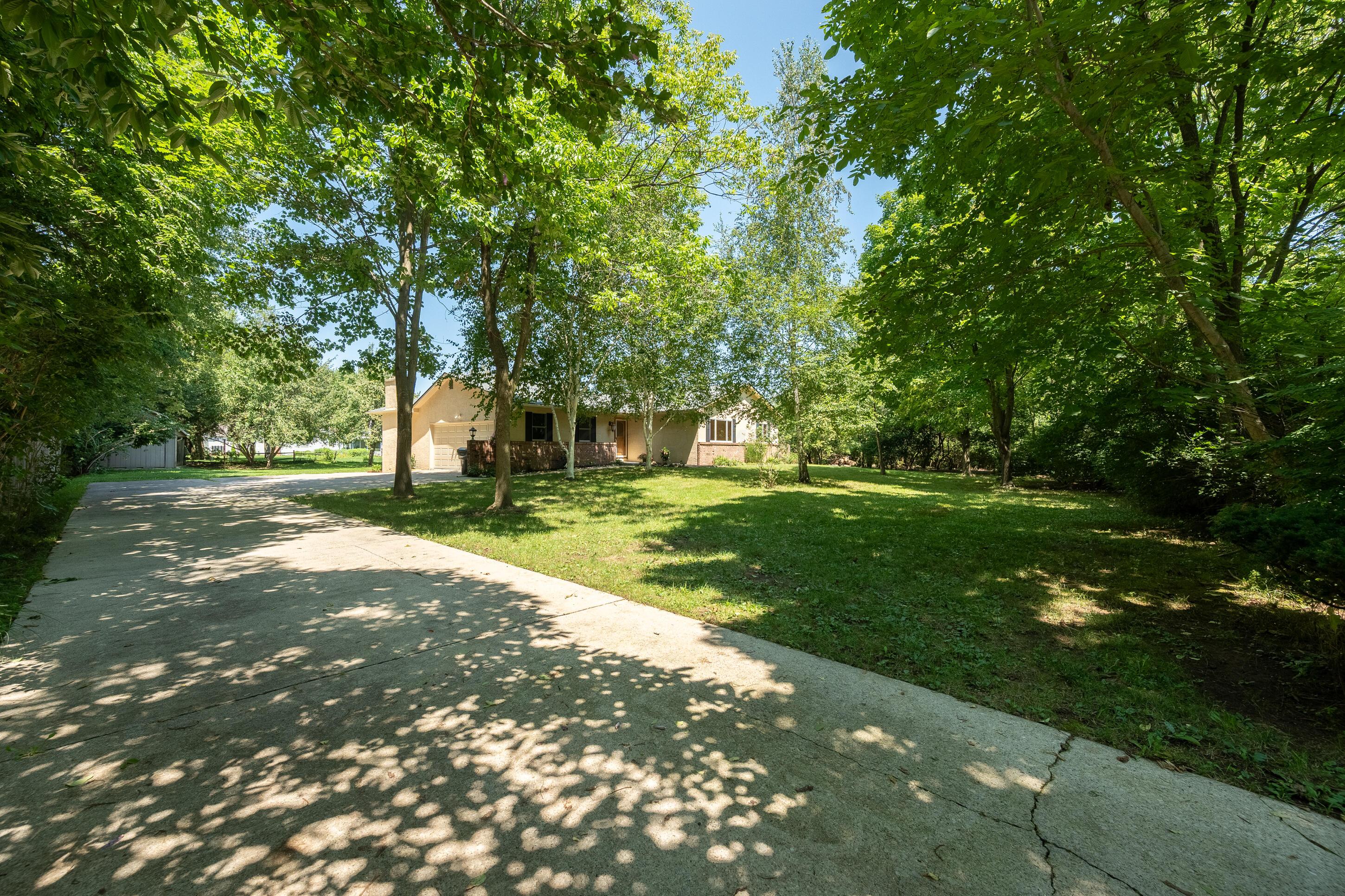 4880 Hayden Run Road Property Photo 4