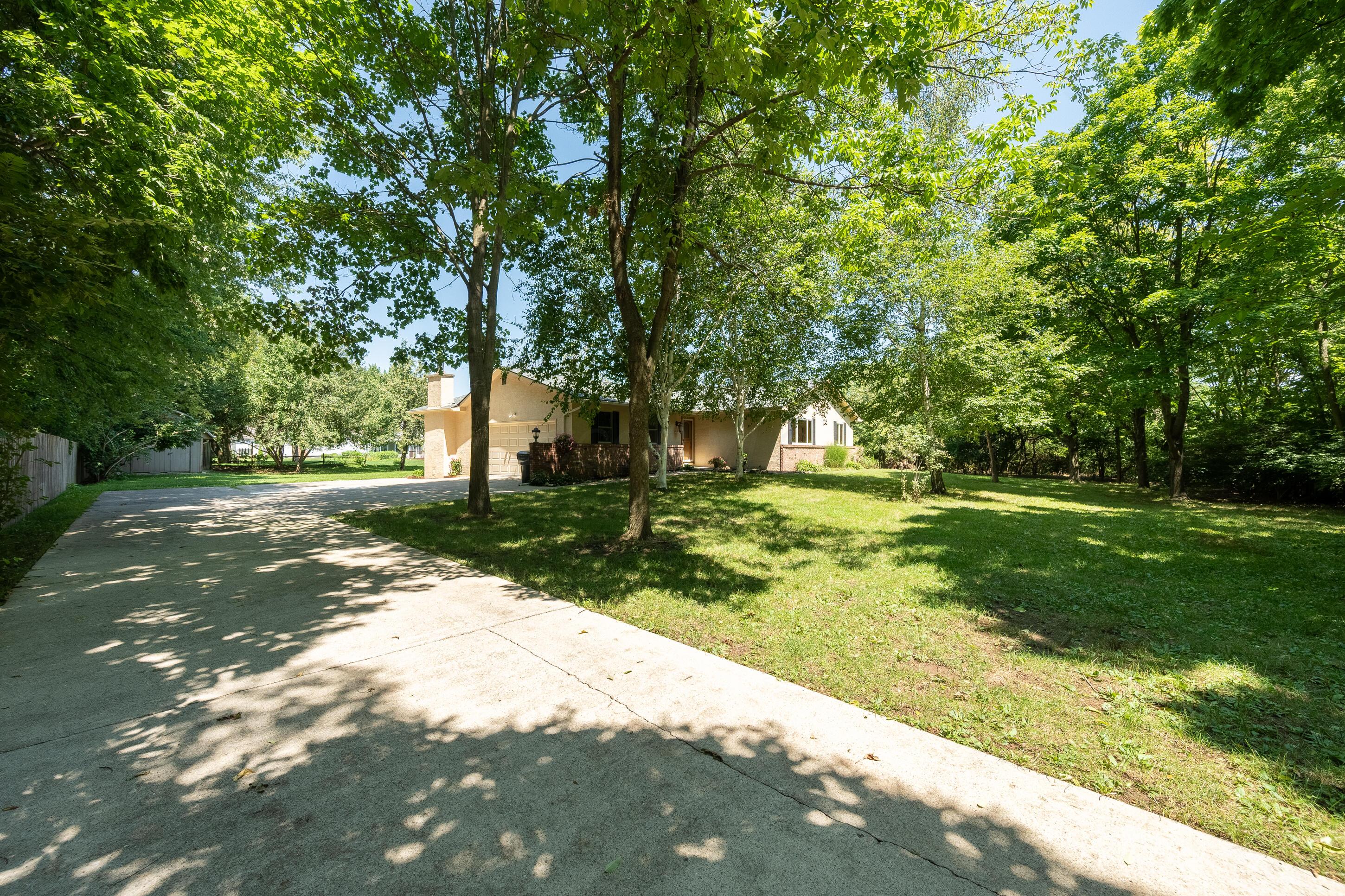 4880 Hayden Run Road Property Photo 5
