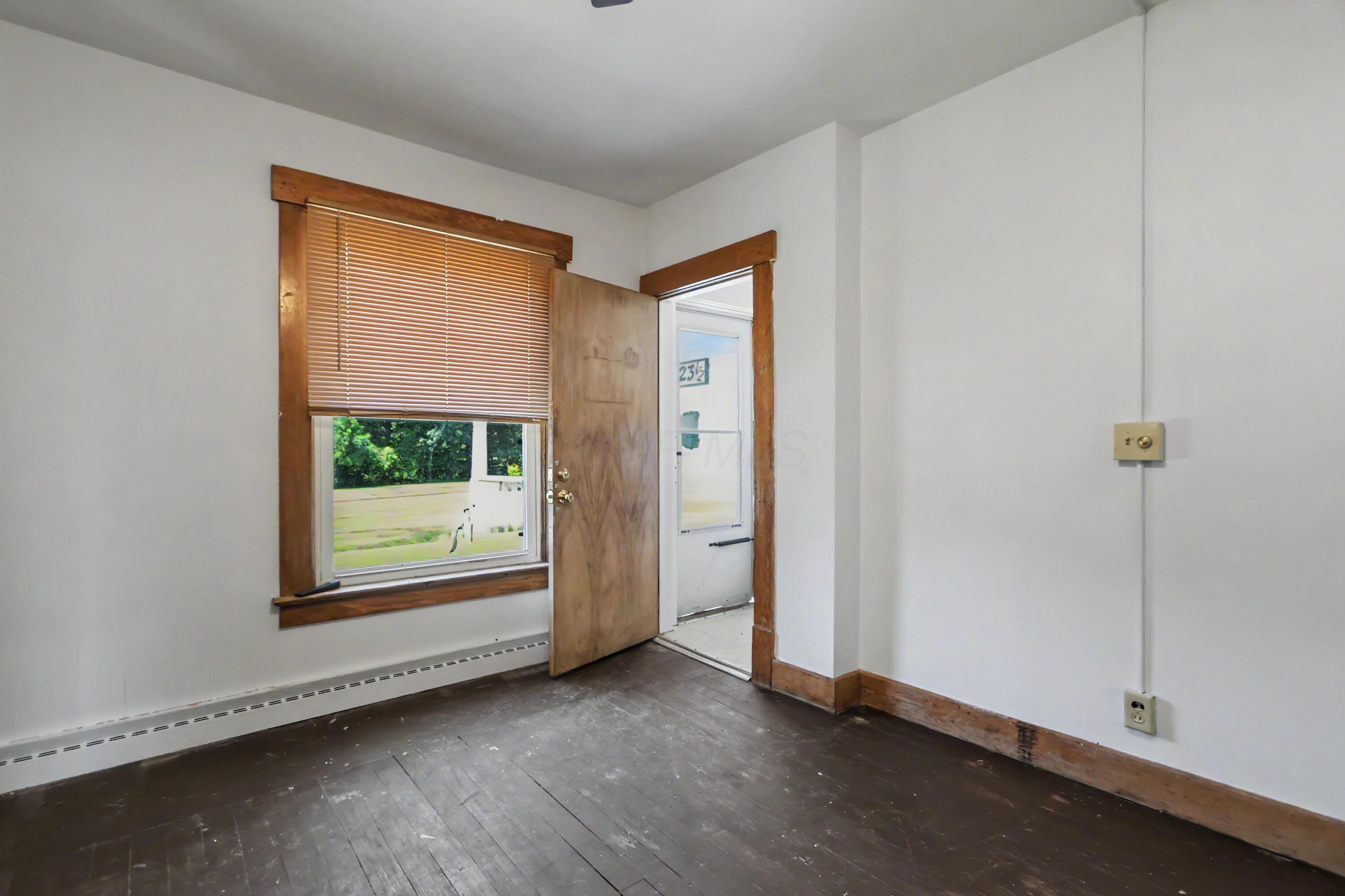 123 E Main Street Property Photo 5