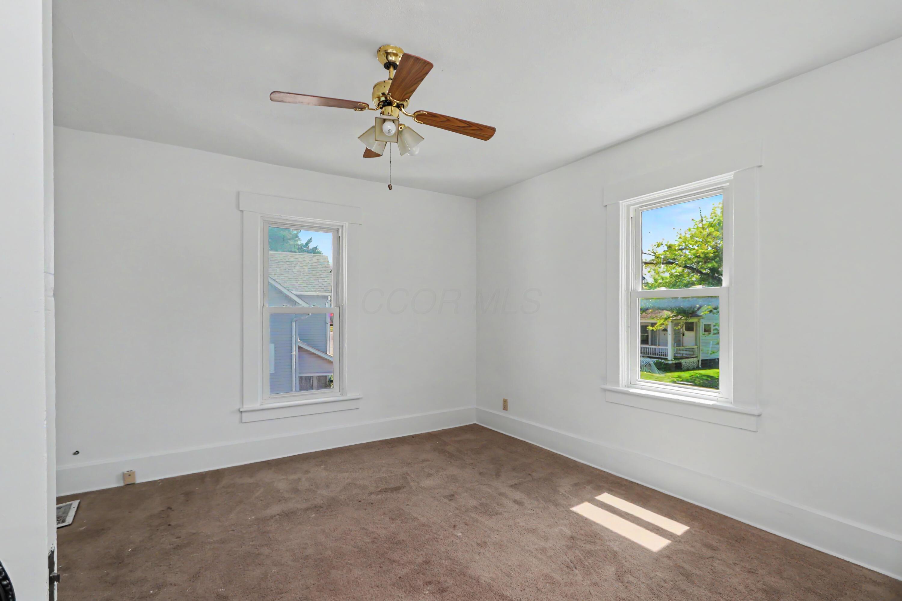 123 E Main Street Property Photo 14