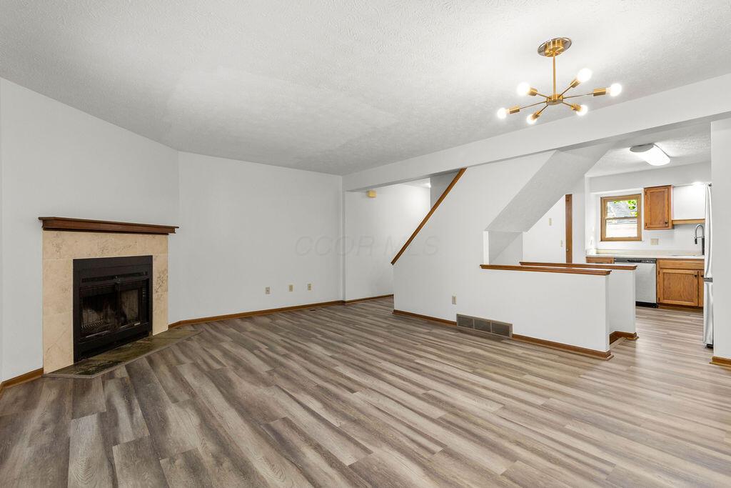 8393 Cliffthorne Way Property Photo 9