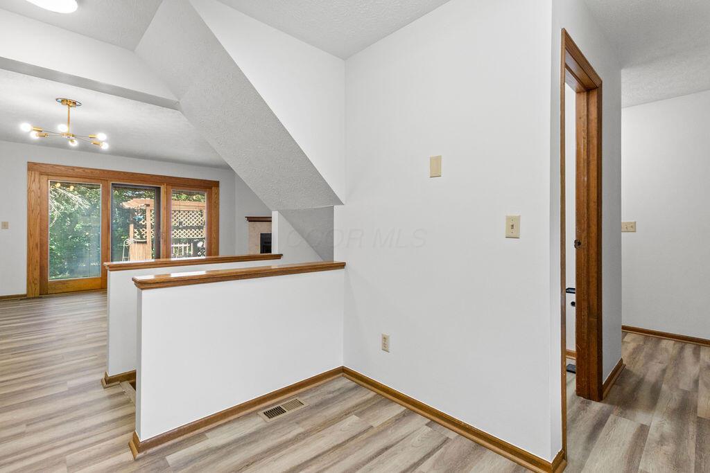 8393 Cliffthorne Way Property Photo 11