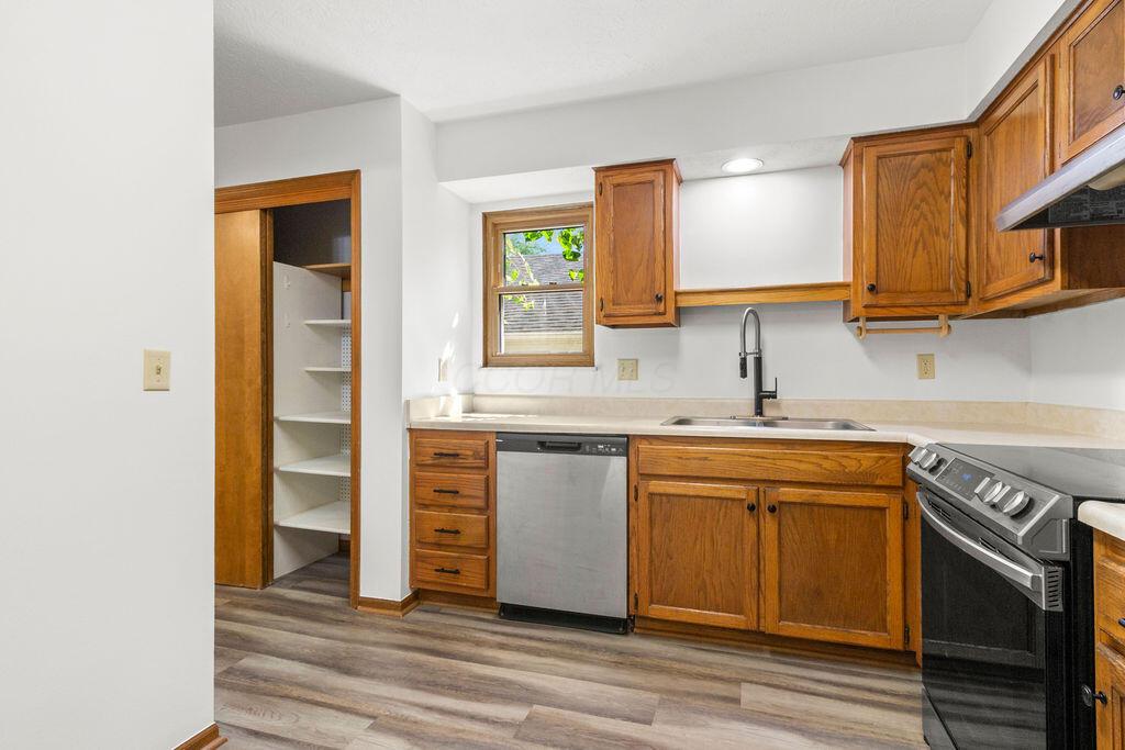 8393 Cliffthorne Way Property Photo 17