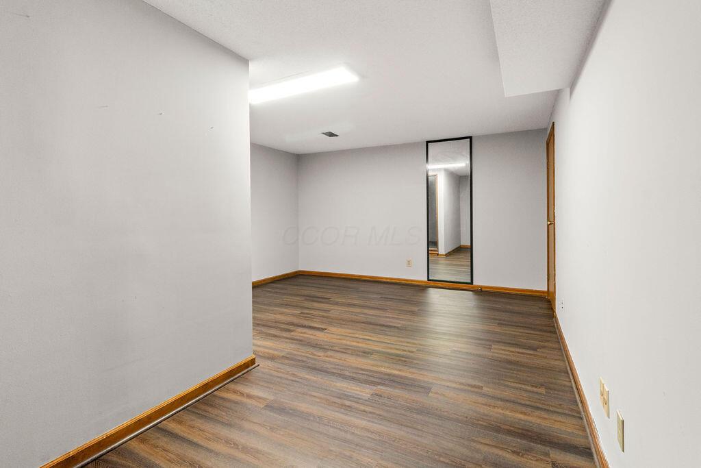 8393 Cliffthorne Way Property Photo 41