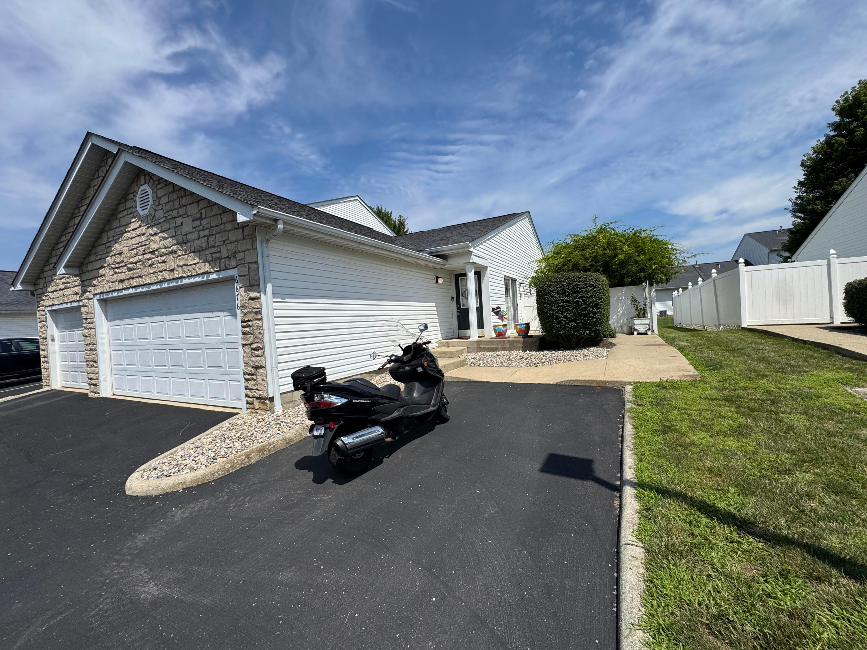6676 Lagrange Drive, 46e Property Photo 1