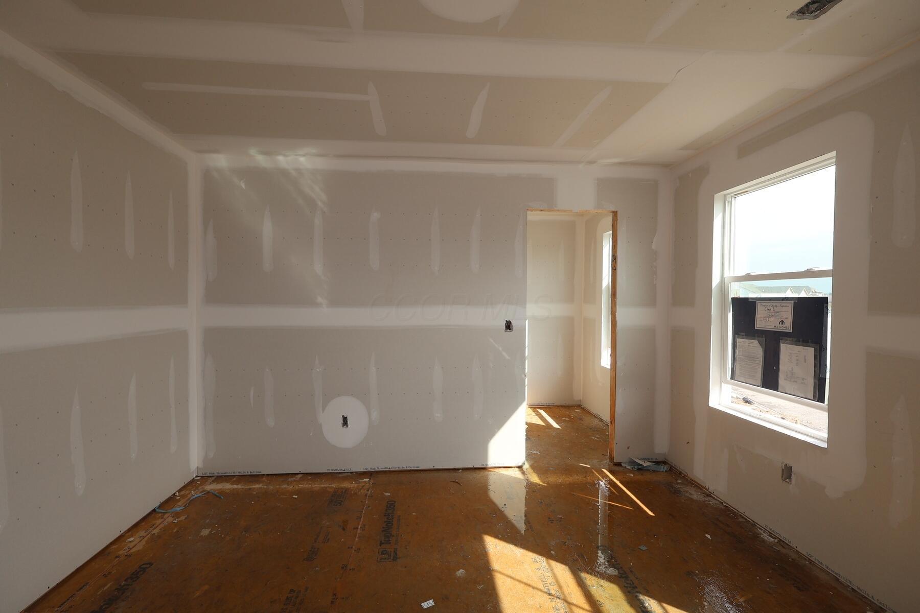 1011 Dawsons Drive Property Photo 2