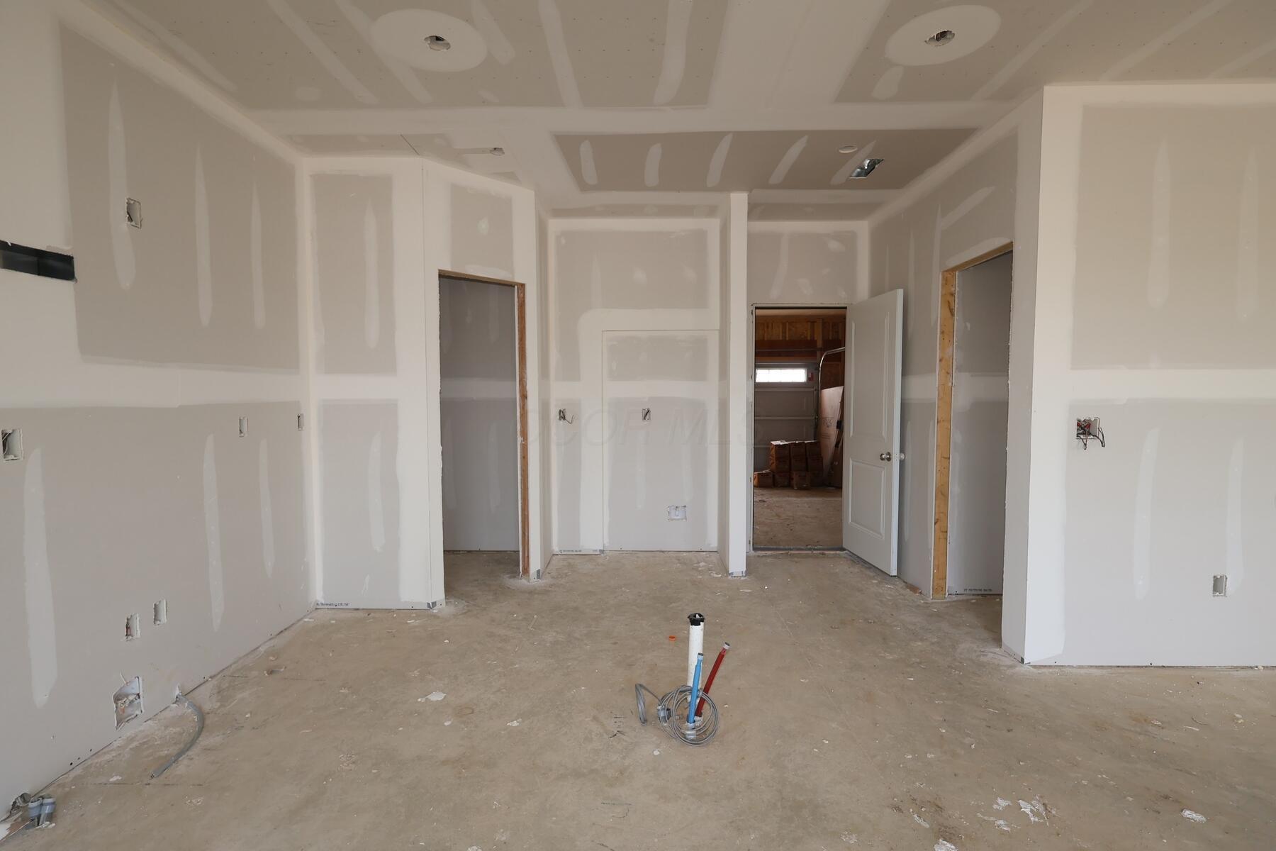 1011 Dawsons Drive Property Photo 3