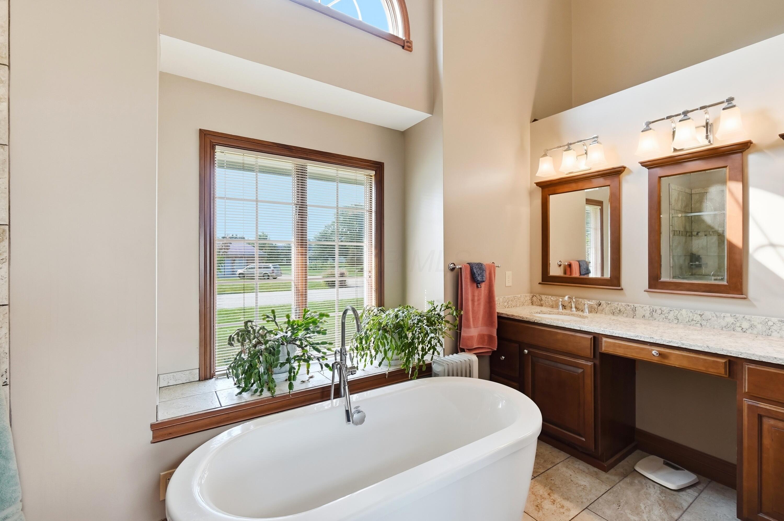 1097 Countryside Drive Property Photo 29