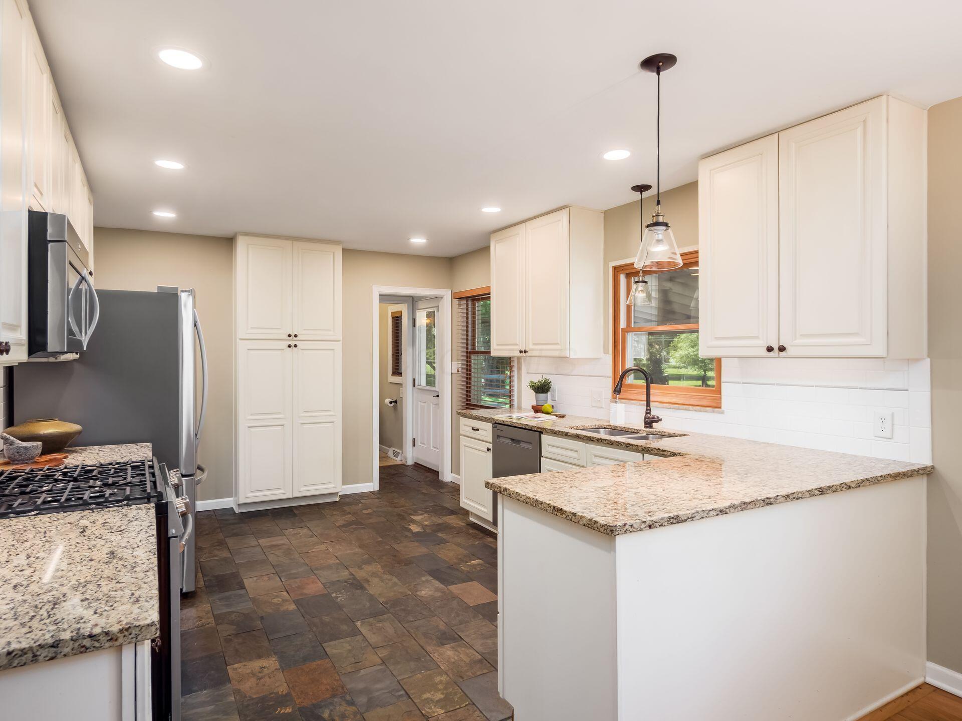 3512 Skyline Drive Property Photo 13