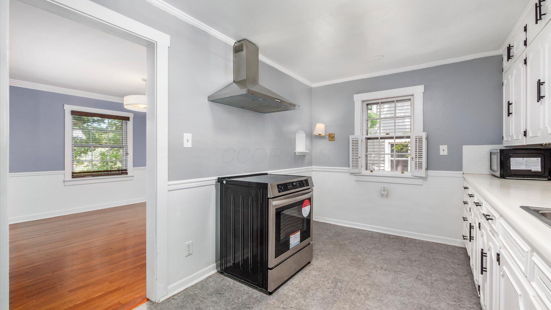 2022 Norwood Boulevard Property Photo 8