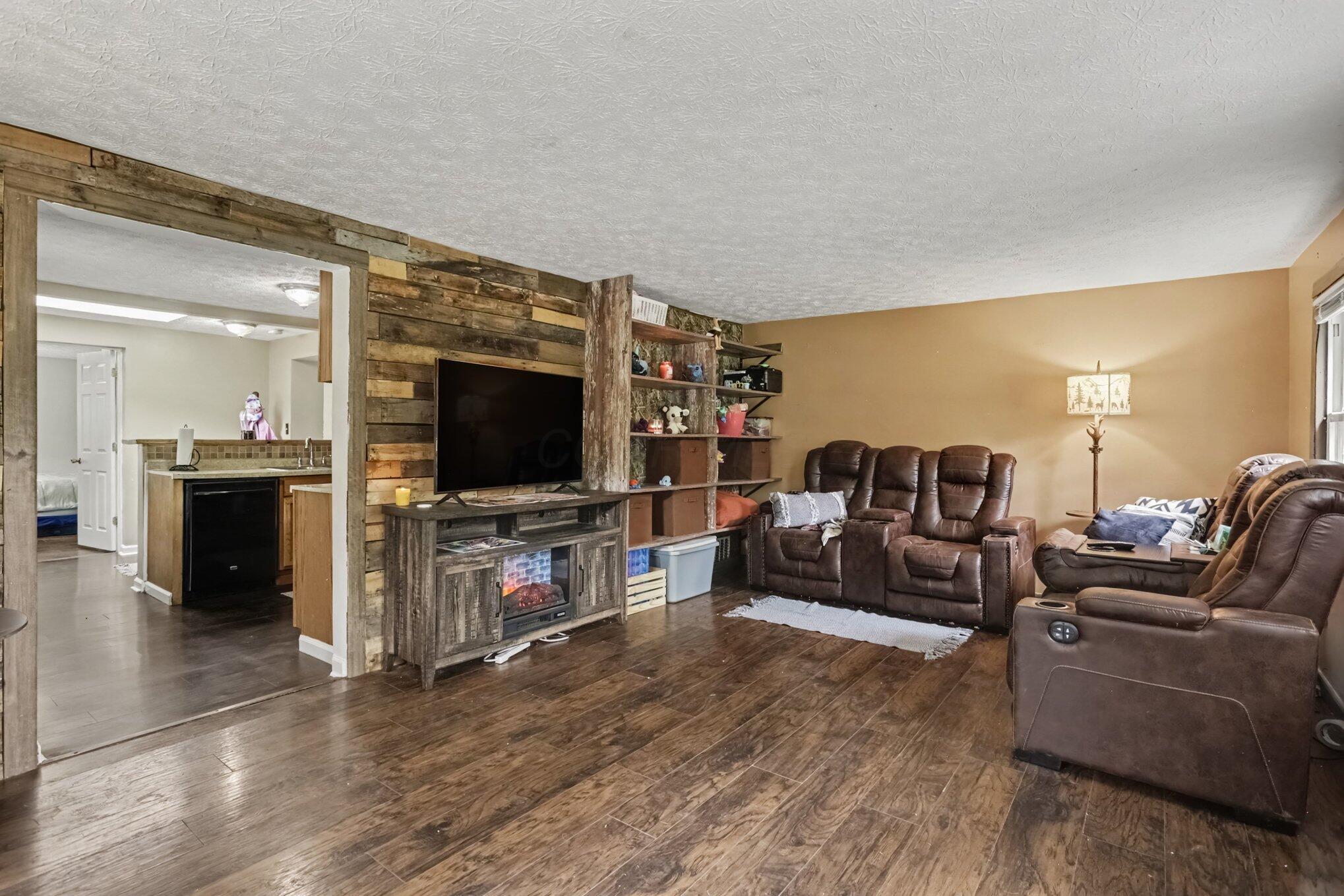 2806 Minerva Avenue Property Photo 19