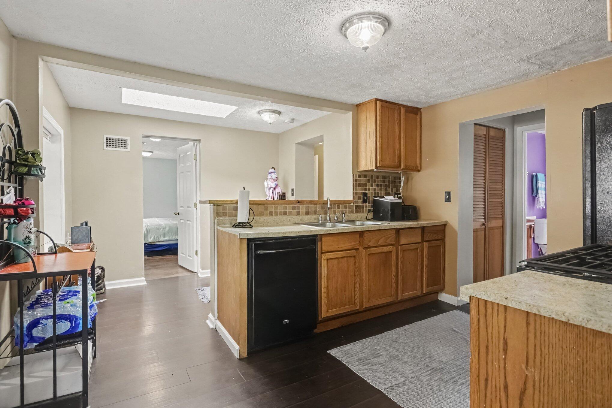2806 Minerva Avenue Property Photo 29