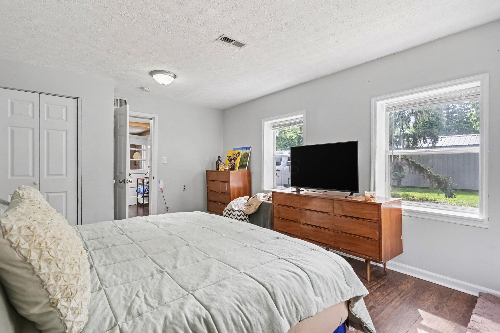 2806 Minerva Avenue Property Photo 32