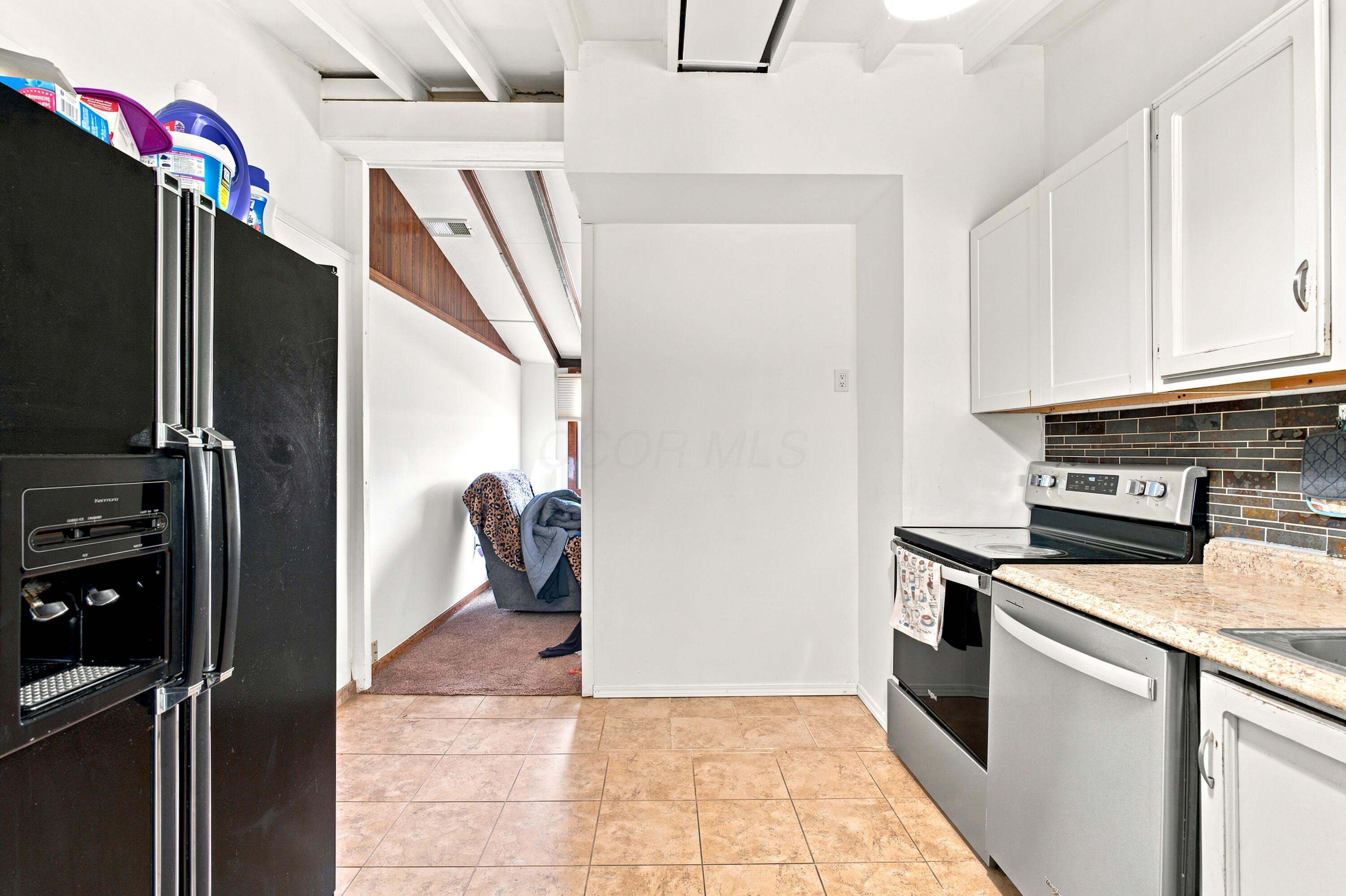 369 Kinsel Avenue Property Photo 8