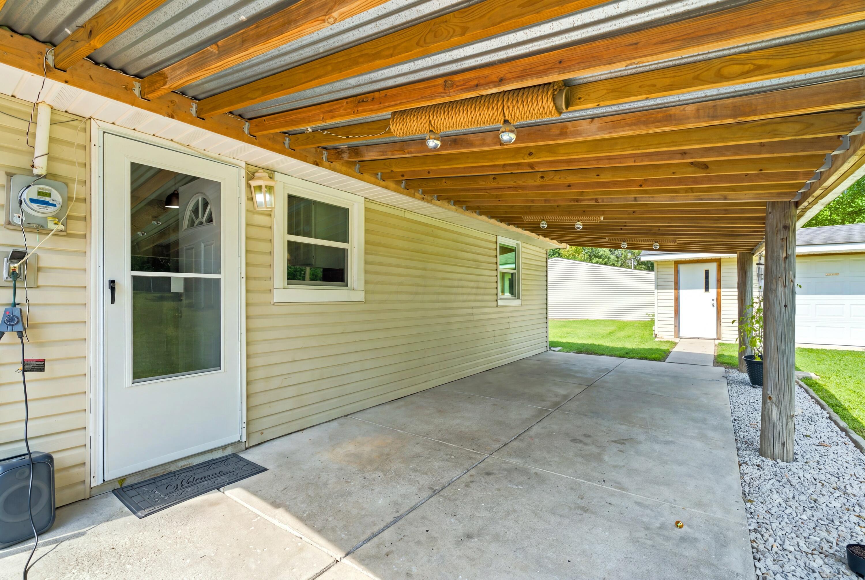 369 Kinsel Avenue Property Photo 14