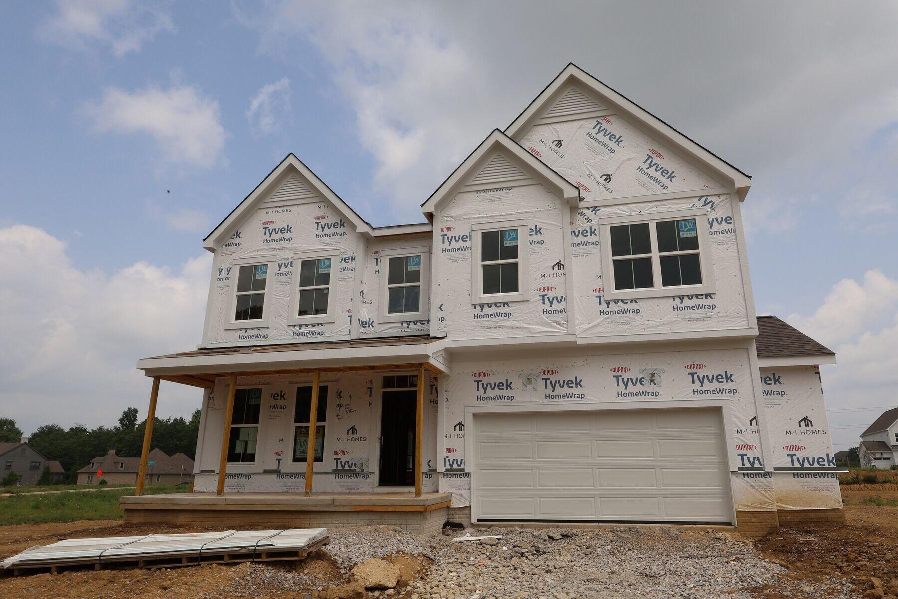 684 Fadley Loop E Property Photo 1