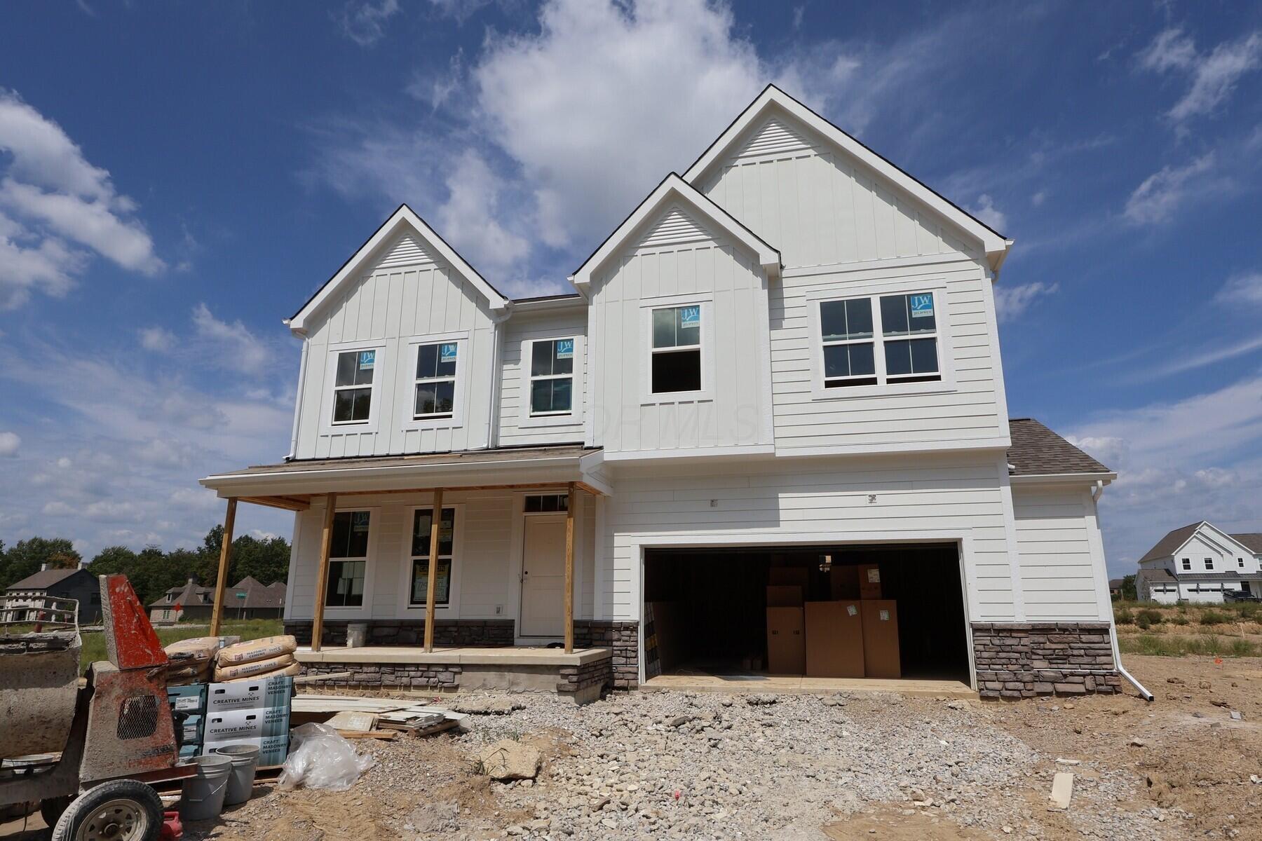 684 Fadley Loop E Property Photo 1