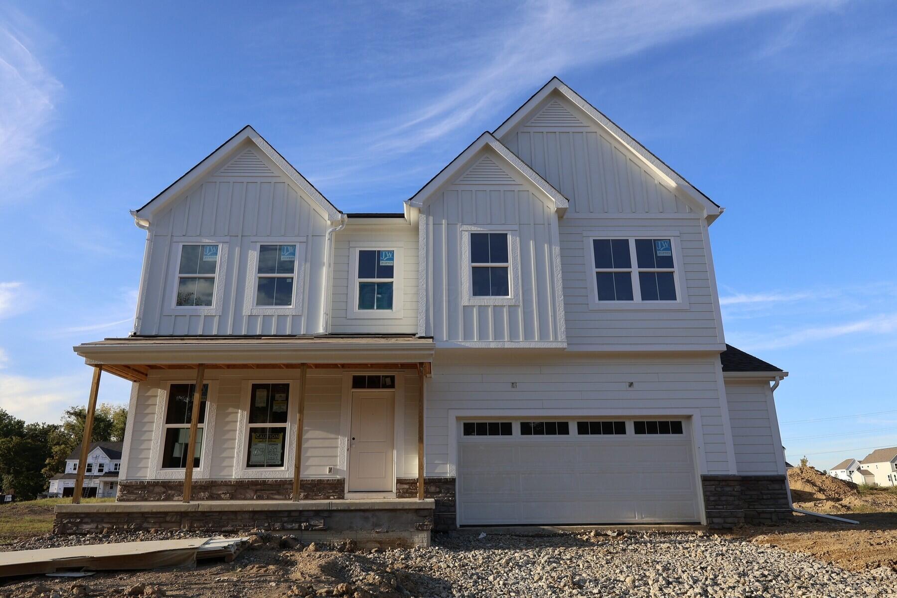 684 Fadley Loop E Property Photo 1