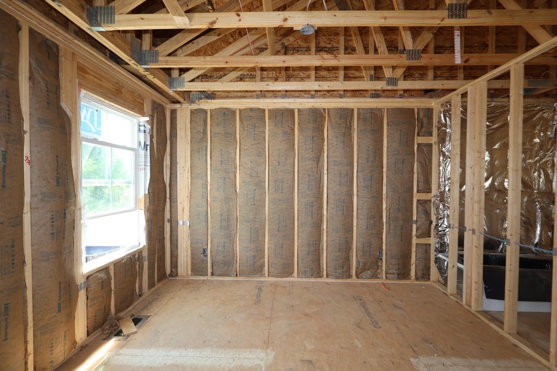 684 Fadley Loop E Property Photo 2