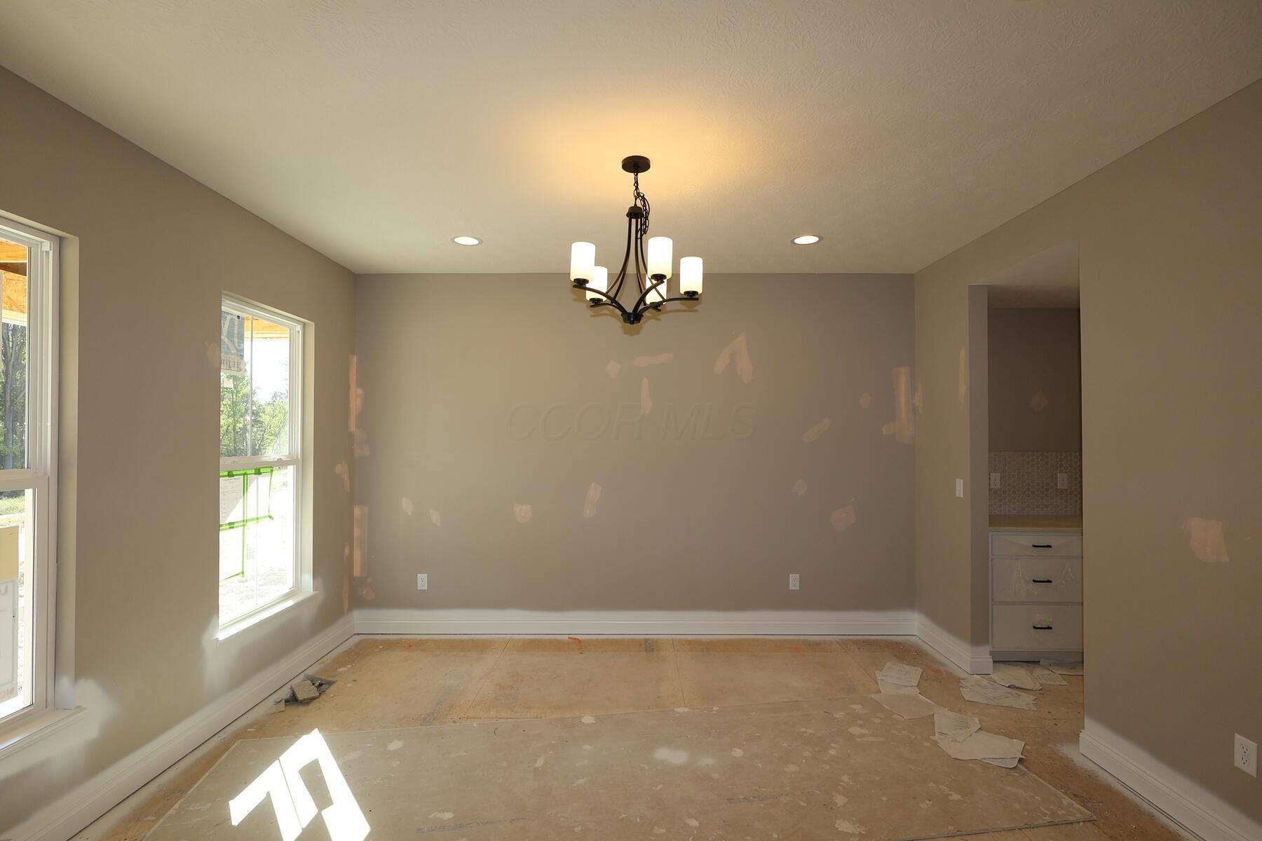 684 Fadley Loop E Property Photo 2