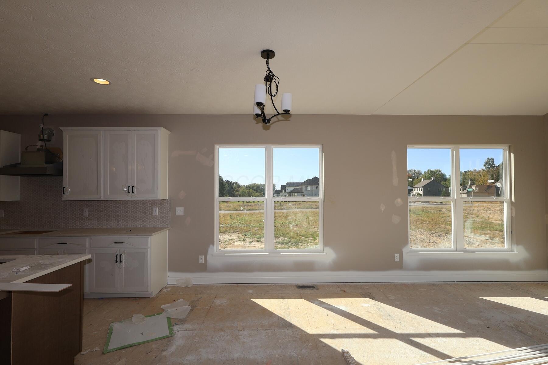 684 Fadley Loop E Property Photo 5