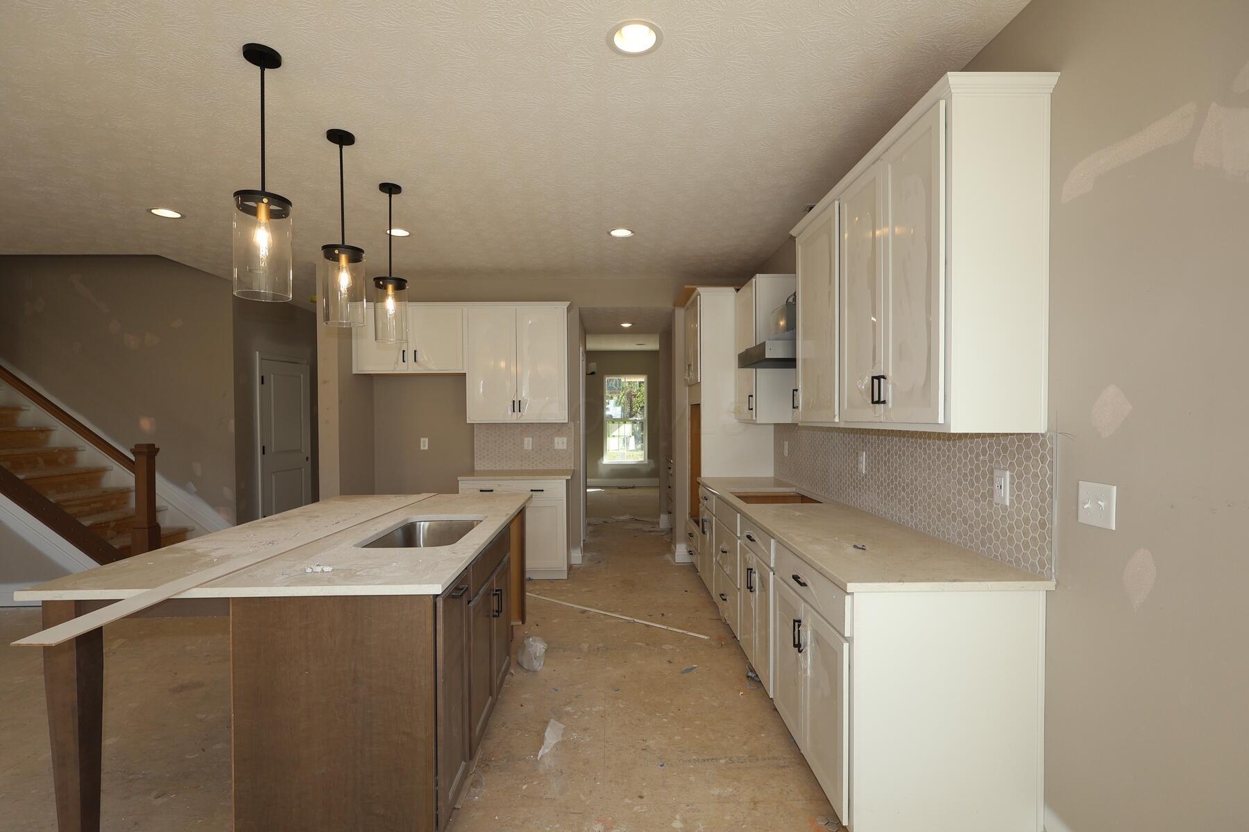 684 Fadley Loop E Property Photo 7