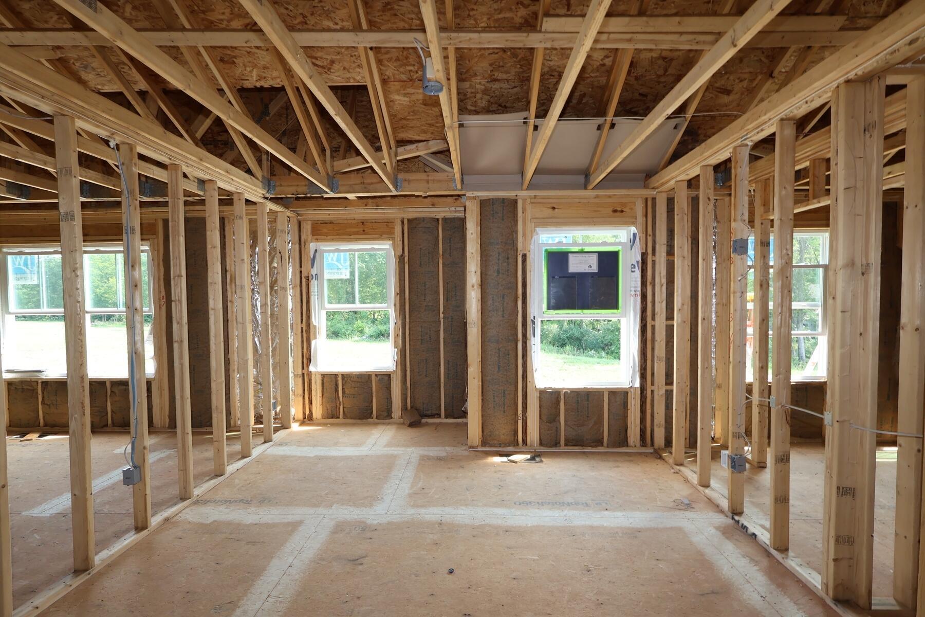 684 Fadley Loop E Property Photo 10