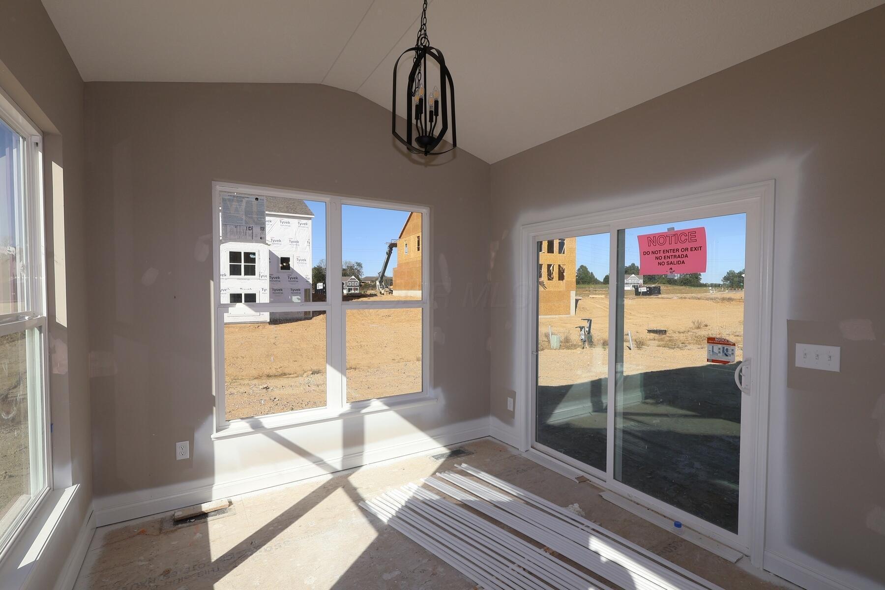 684 Fadley Loop E Property Photo 10