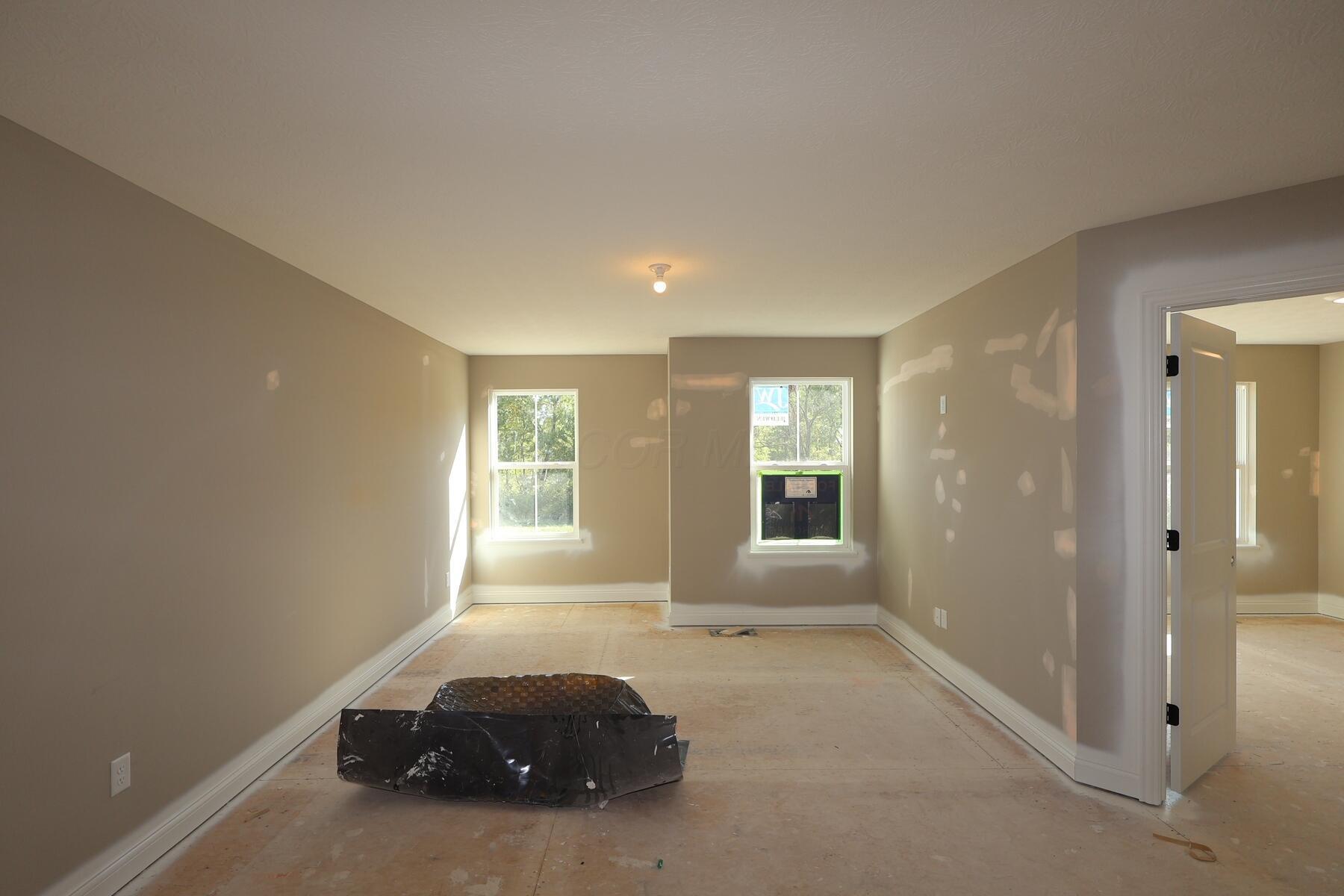 684 Fadley Loop E Property Photo 11