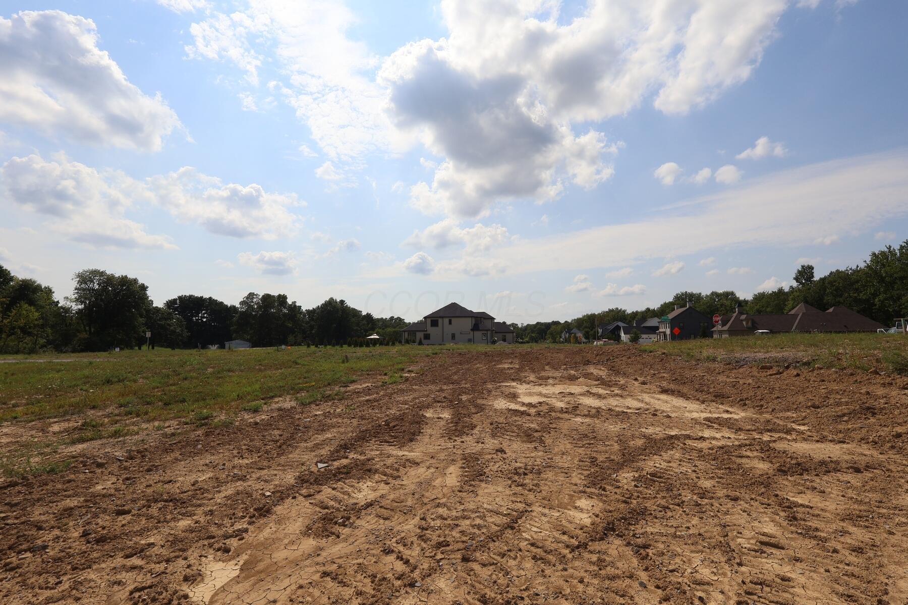 684 Fadley Loop E Property Photo 14