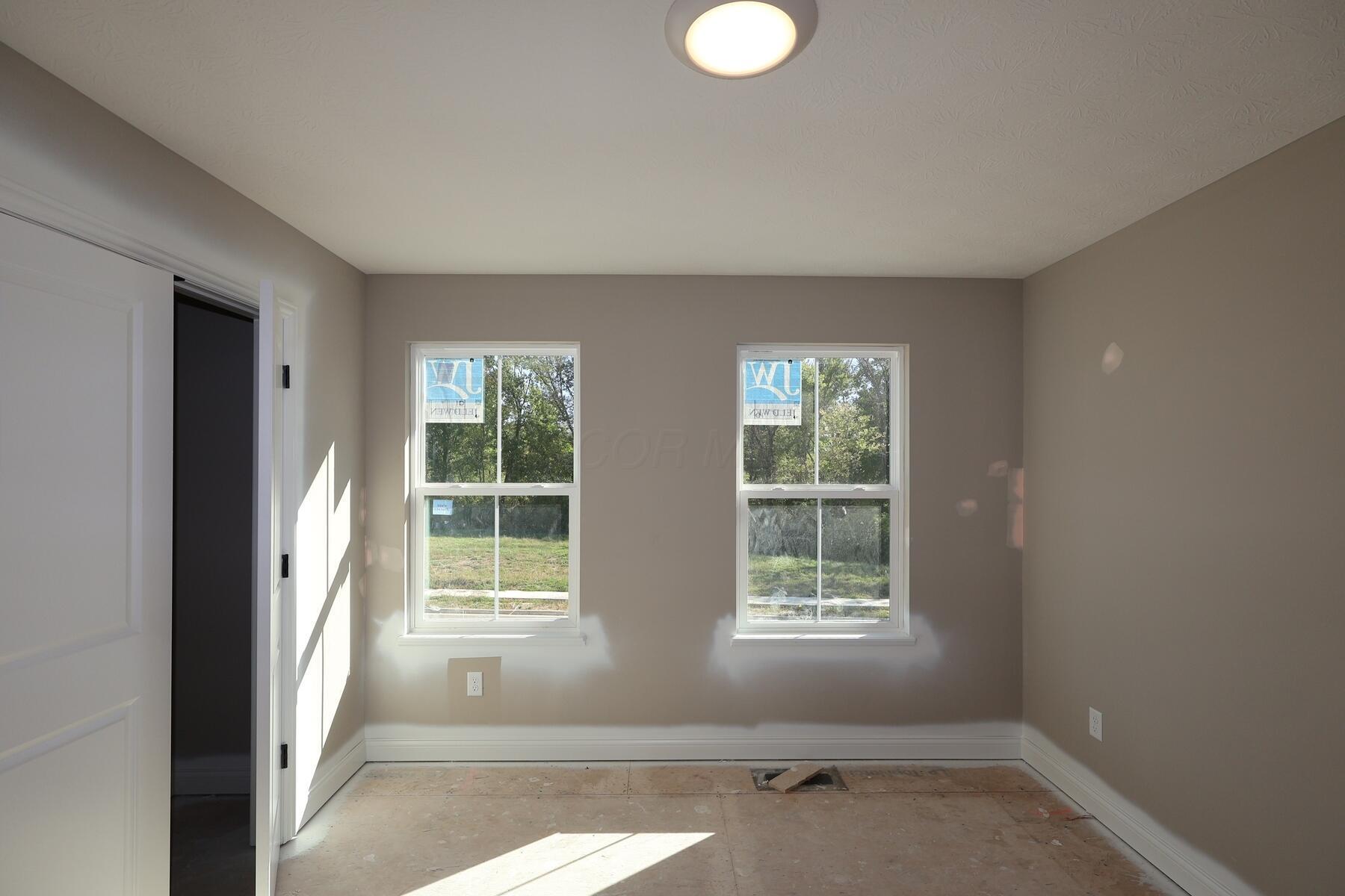 684 Fadley Loop E Property Photo 15