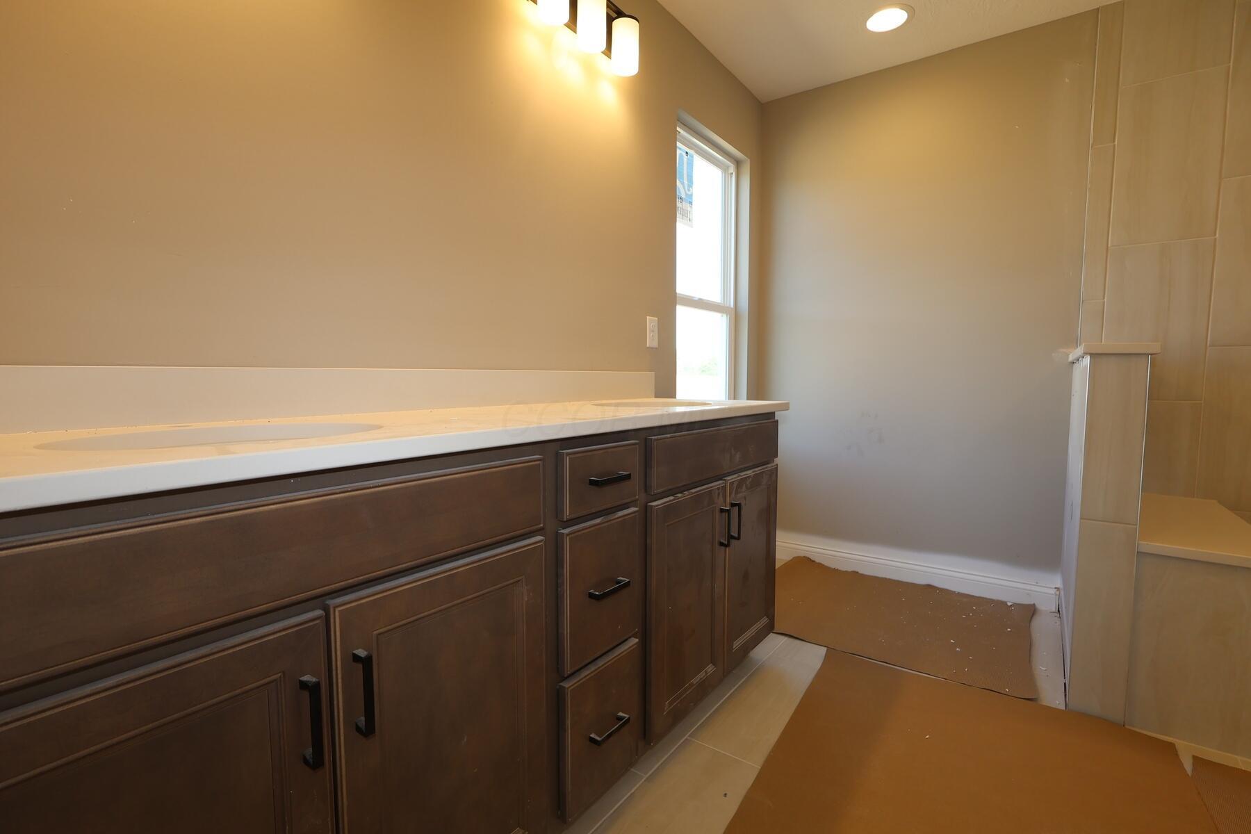 684 Fadley Loop E Property Photo 20