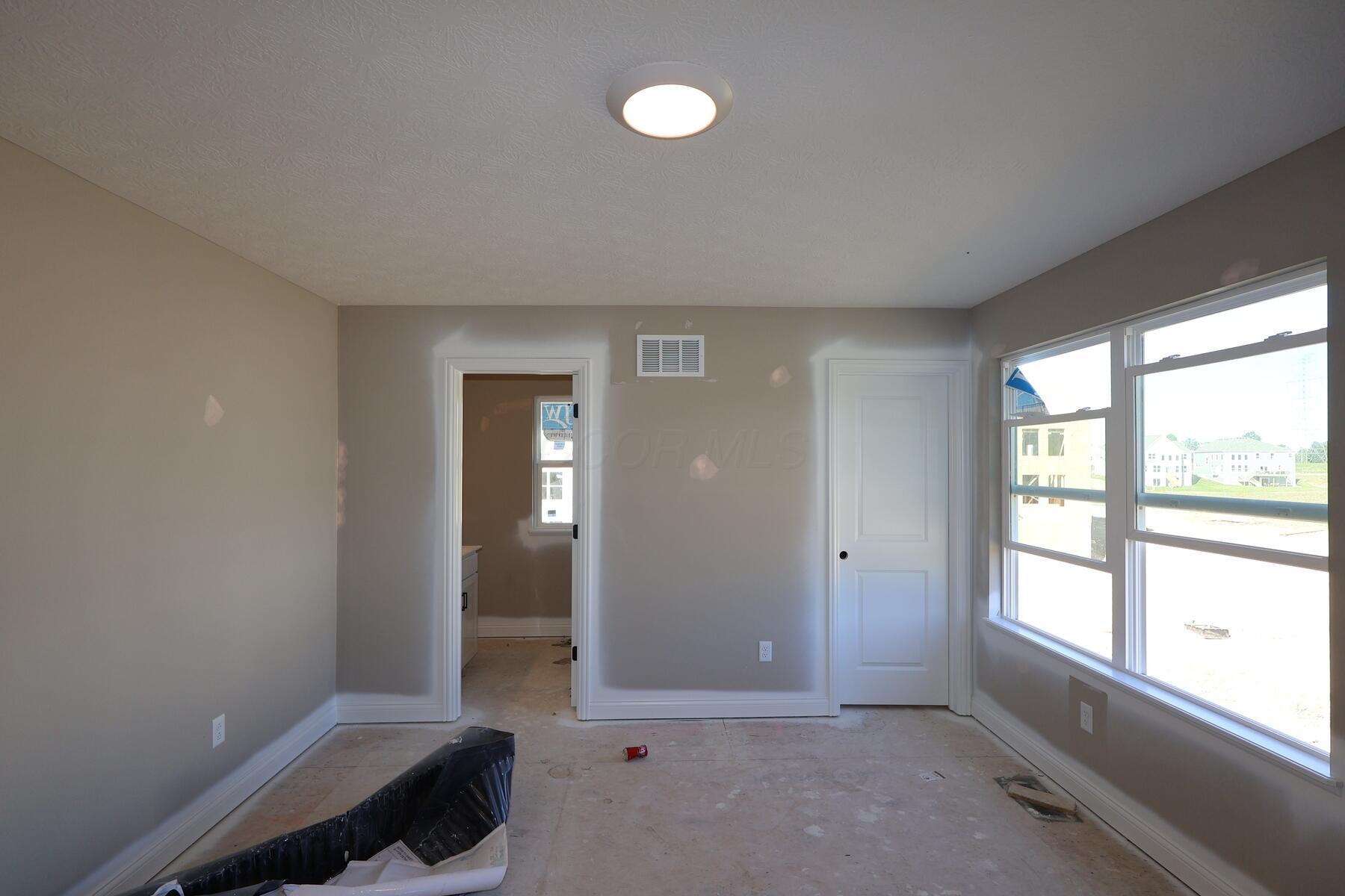 684 Fadley Loop E Property Photo 22