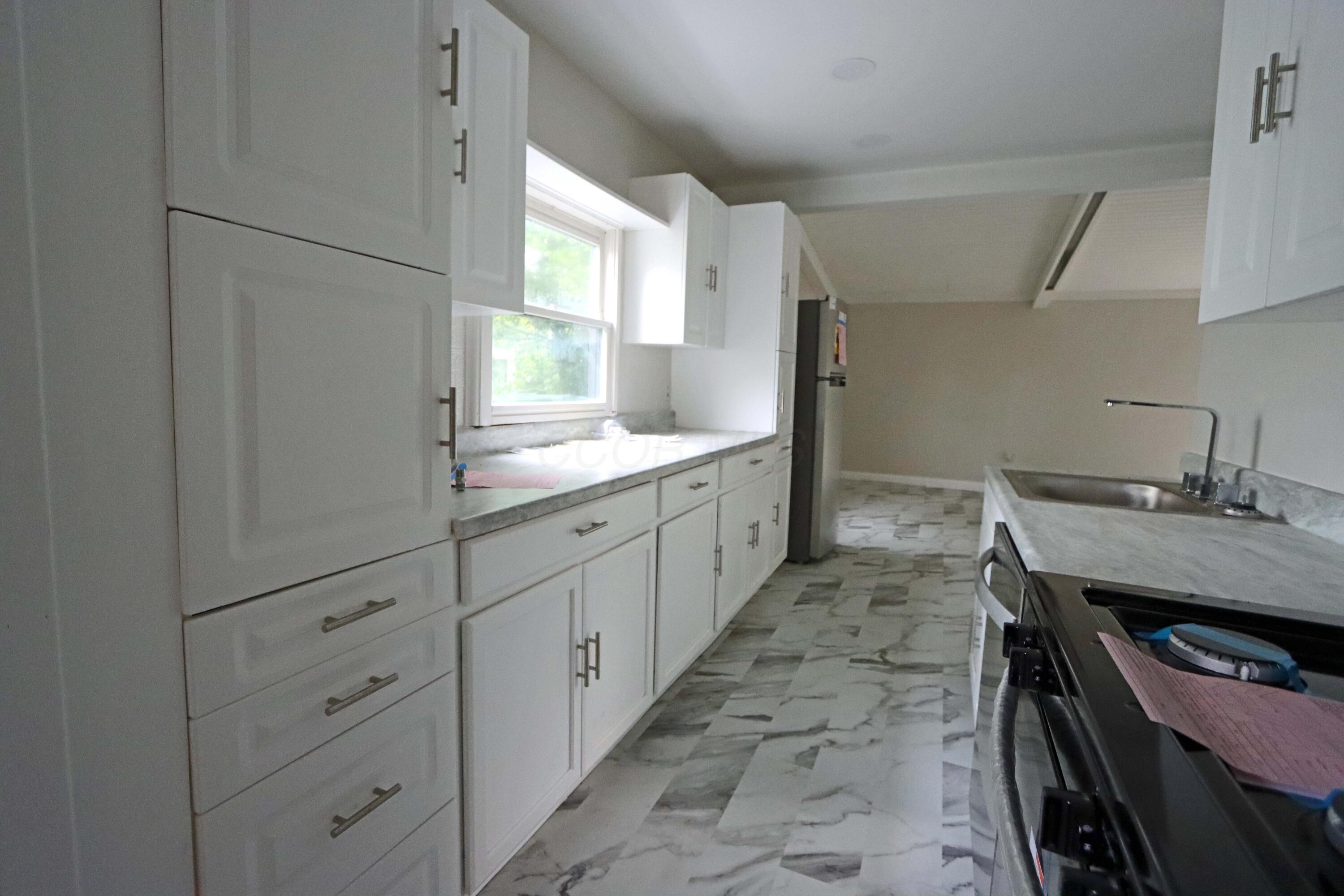 350 S Hampton Road Property Photo 5