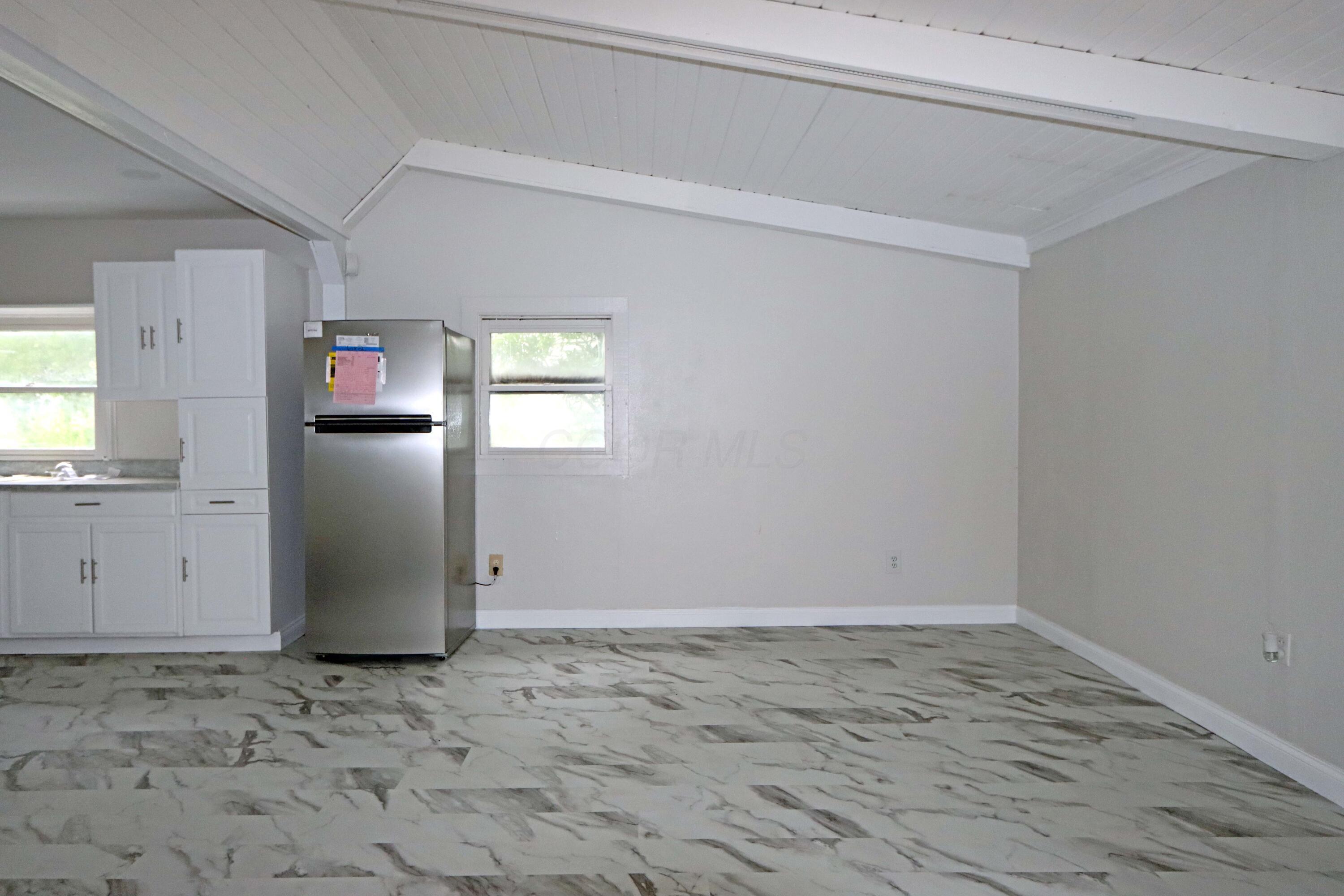 350 S Hampton Road Property Photo 7