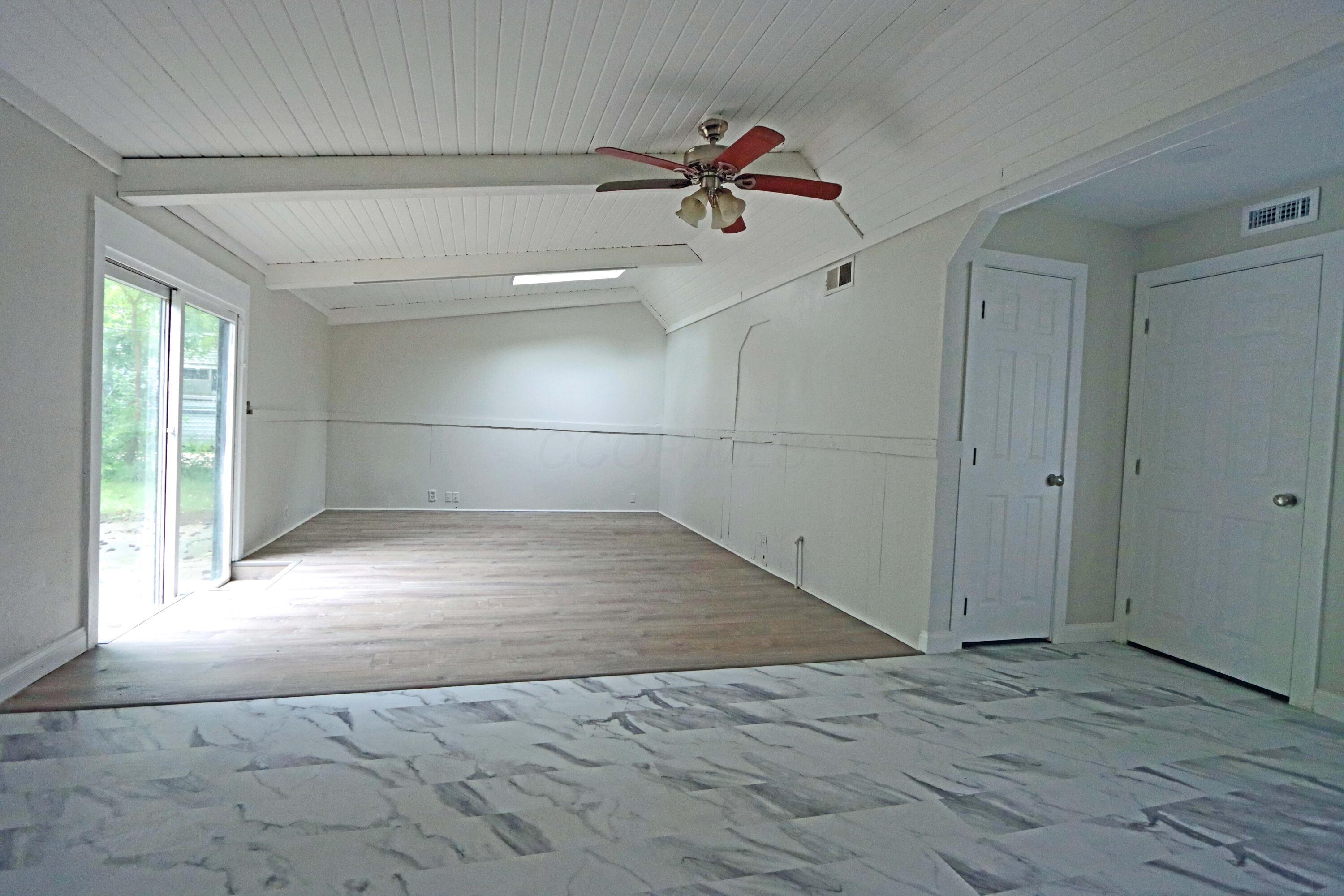 350 S Hampton Road Property Photo 10