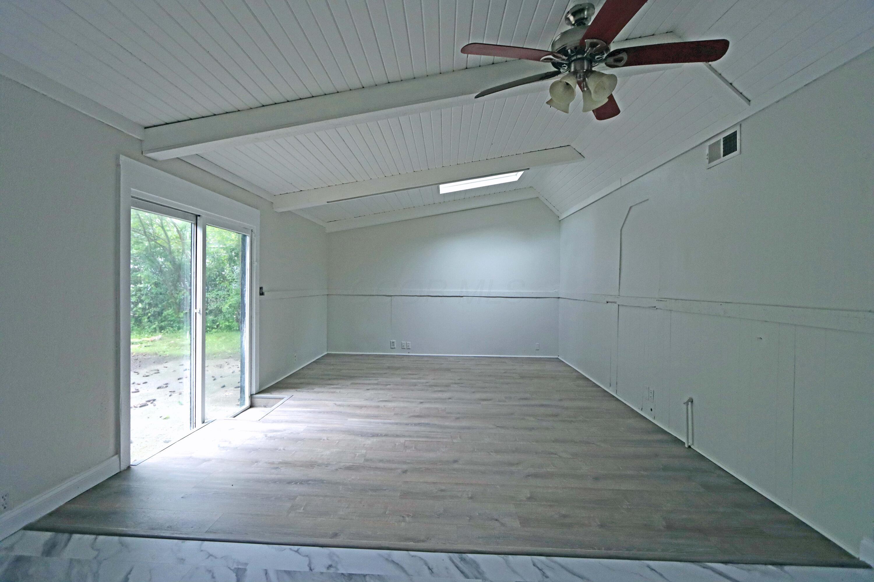 350 S Hampton Road Property Photo 11