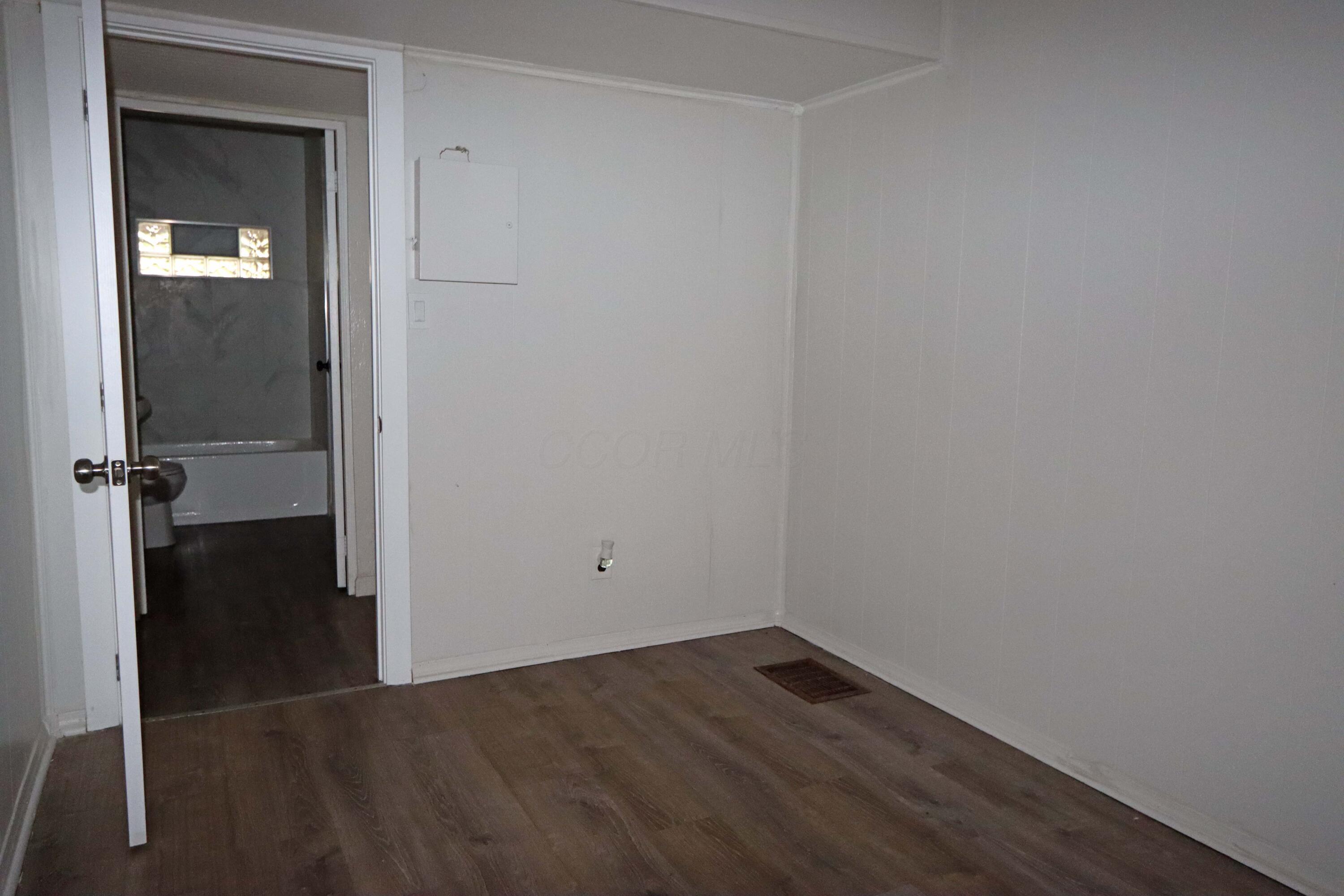 350 S Hampton Road Property Photo 17