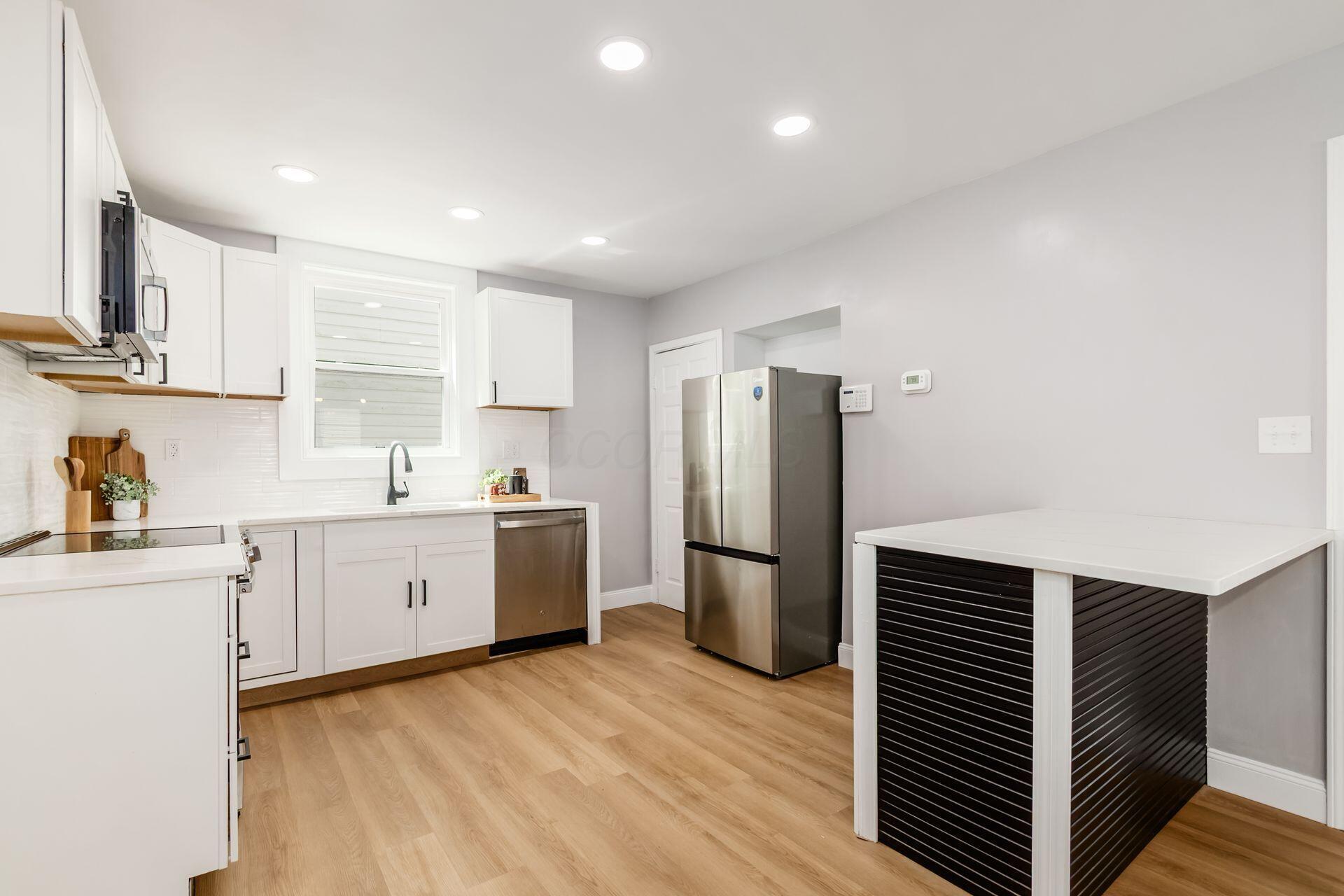 892 Heyl Avenue Property Photo 12