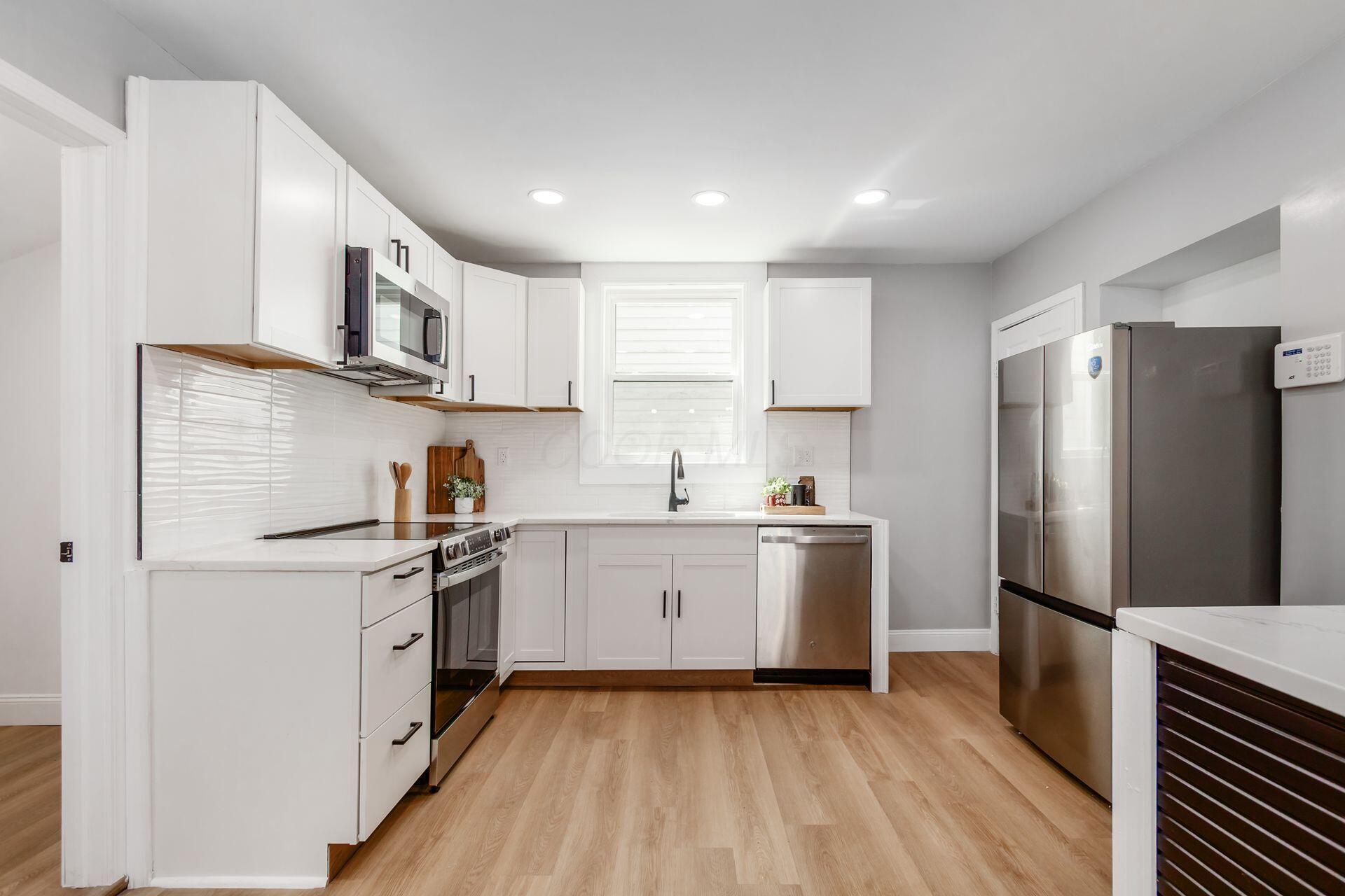 892 Heyl Avenue Property Photo 13
