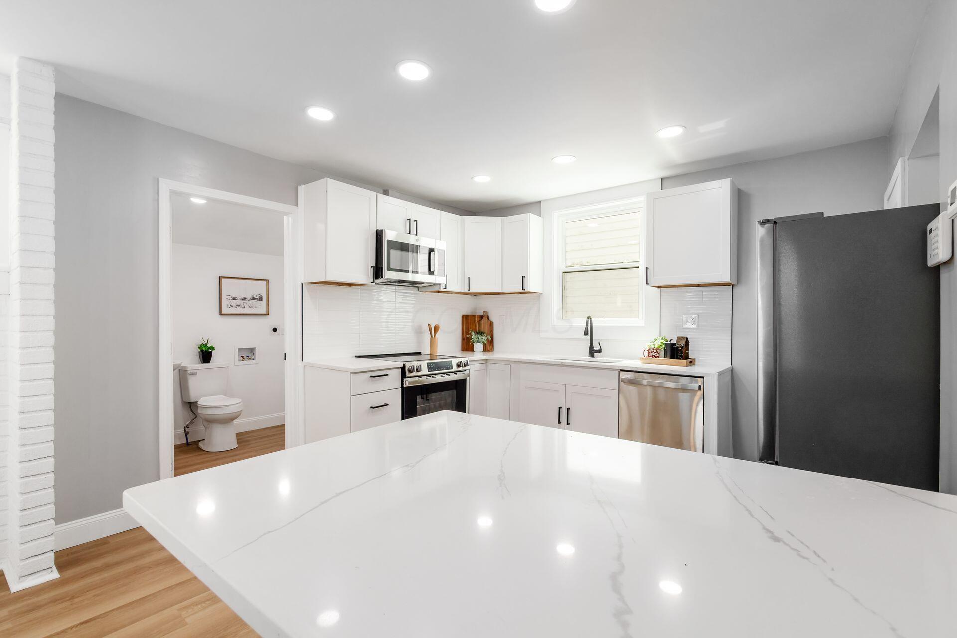 892 Heyl Avenue Property Photo 14