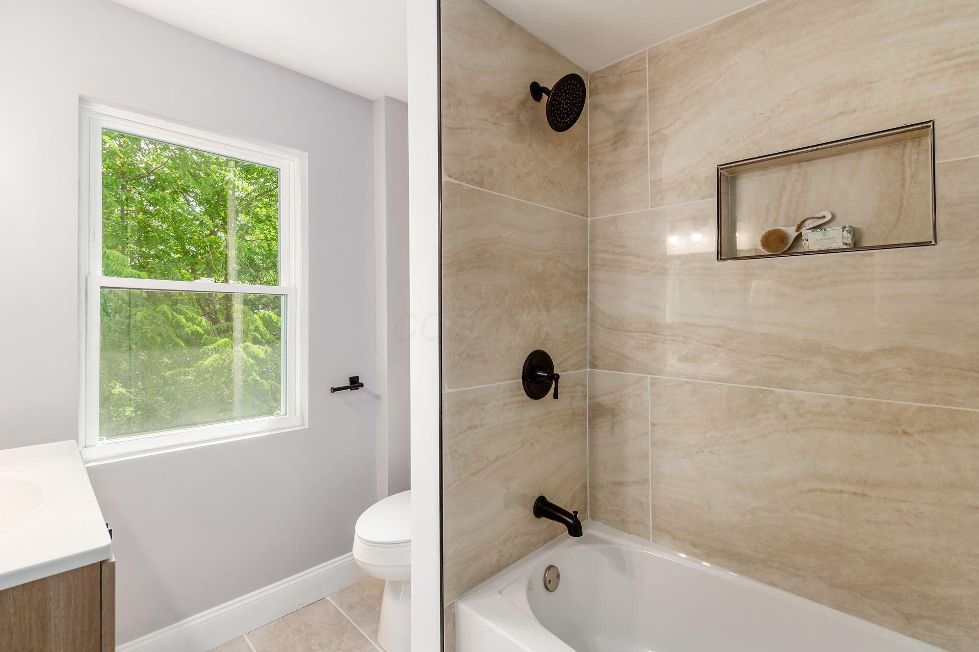 892 Heyl Avenue Property Photo 18