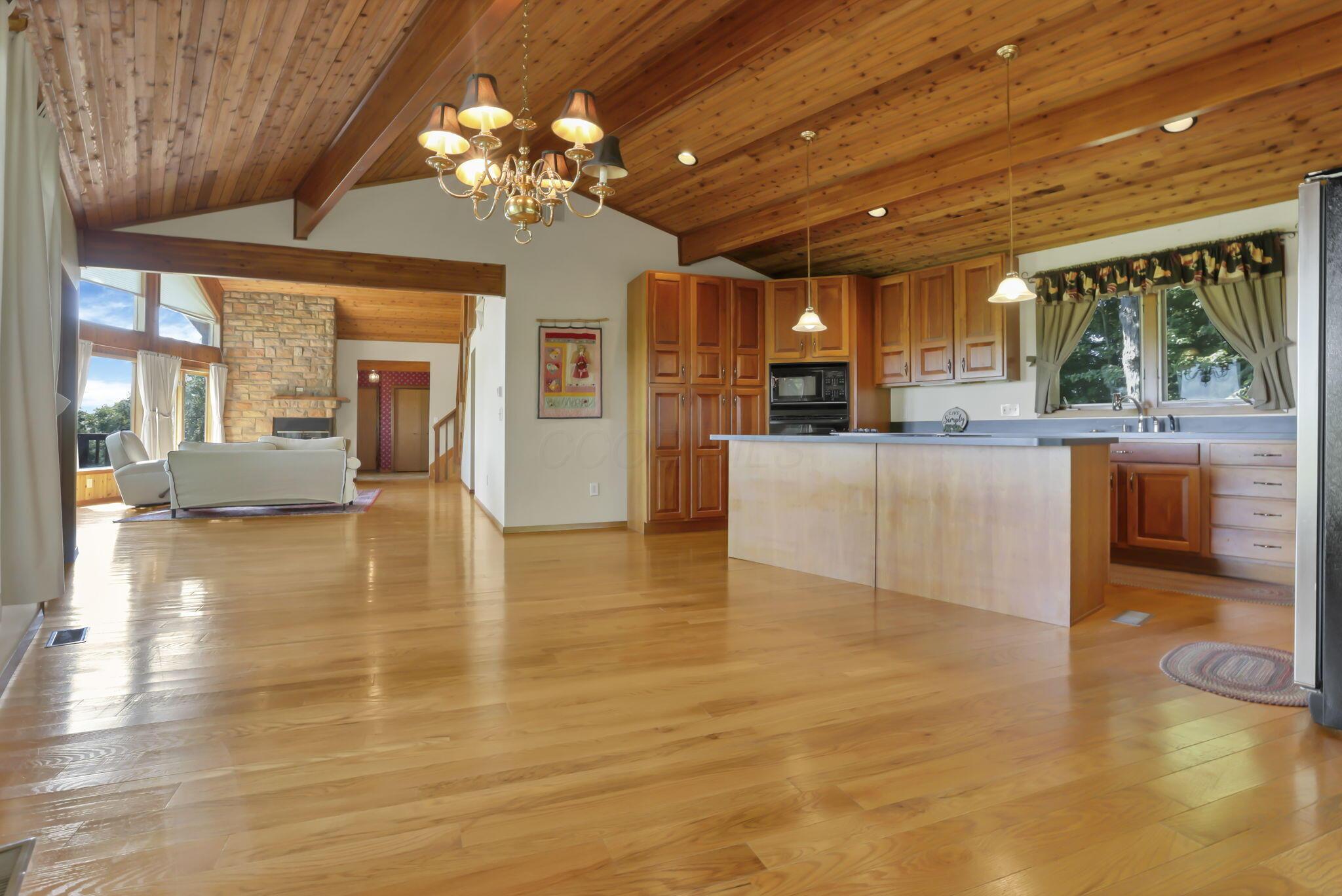 6009 Hall Road Property Photo 9