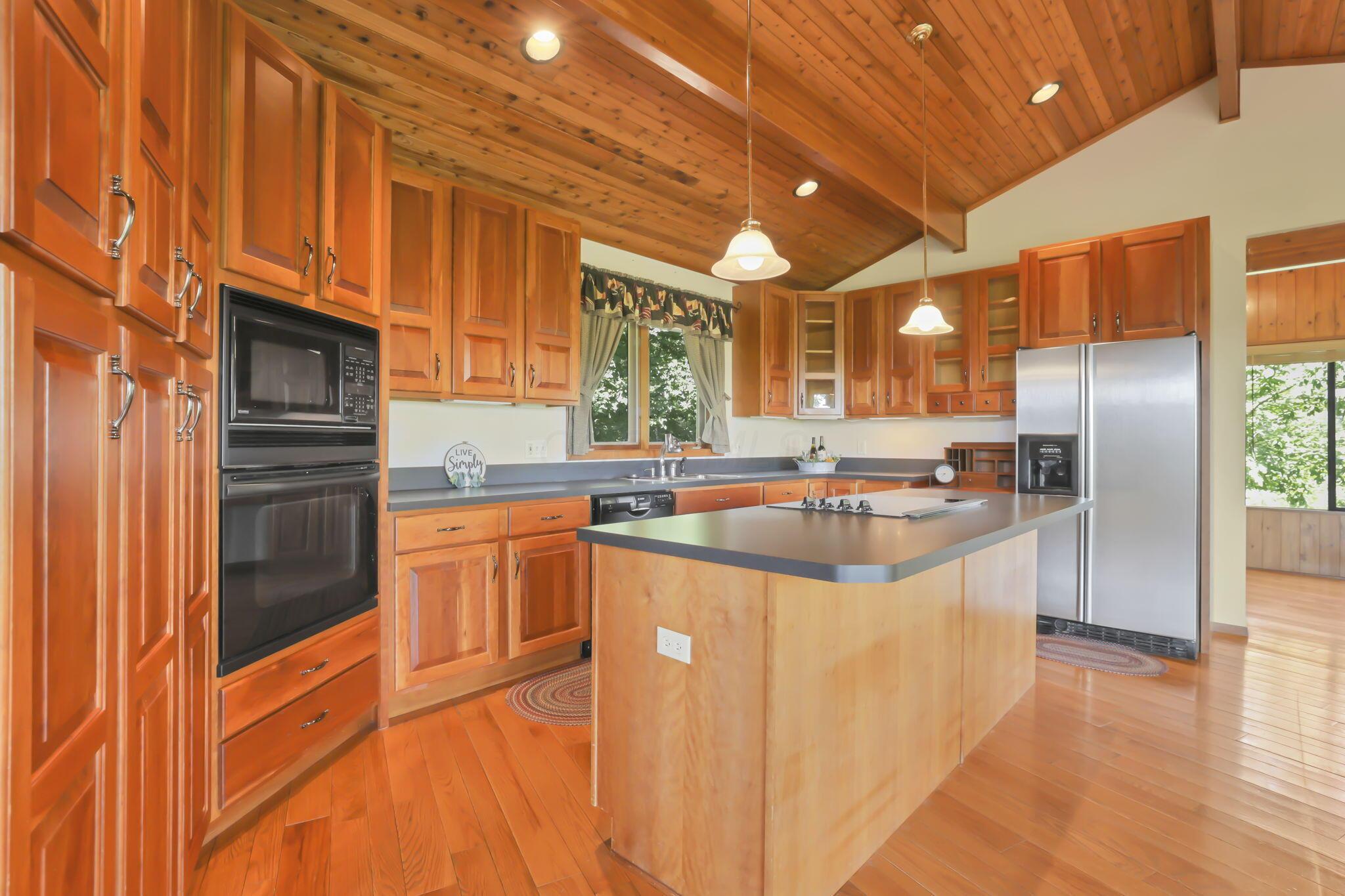 6009 Hall Road Property Photo 11