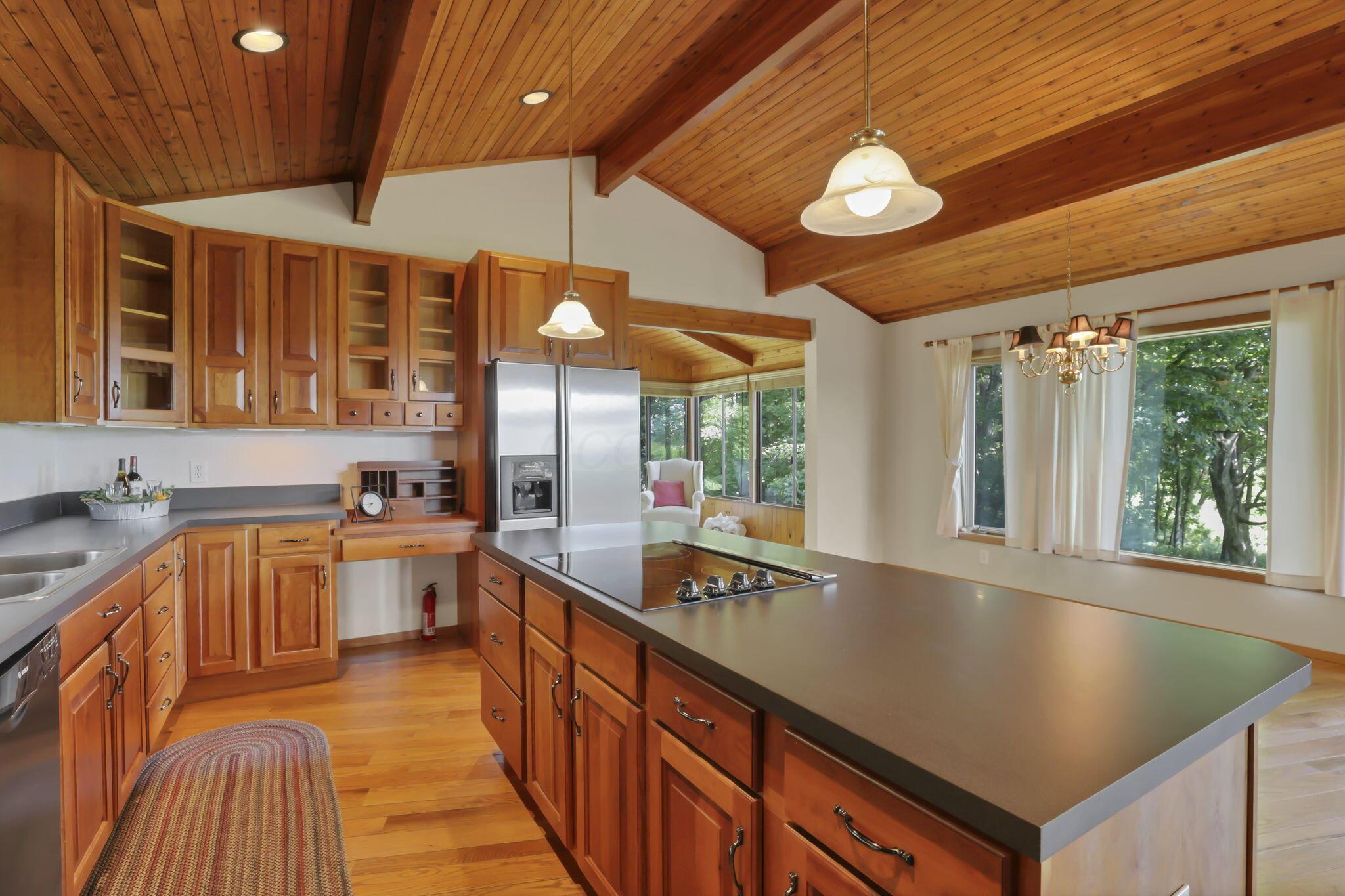 6009 Hall Road Property Photo 14