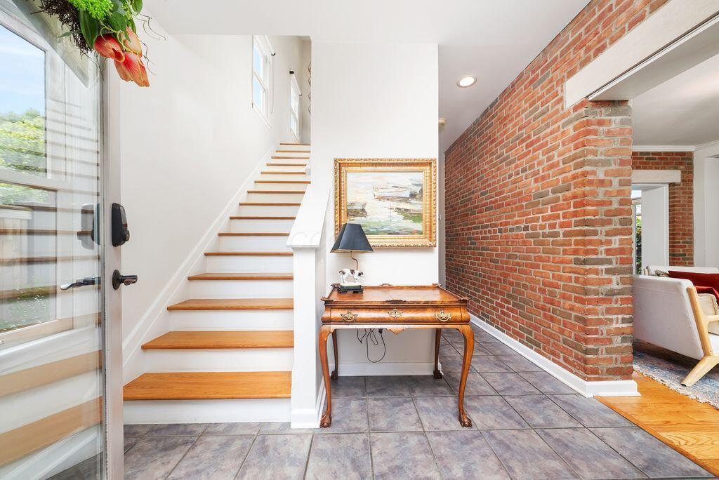 247 Lear Street Property Photo 4