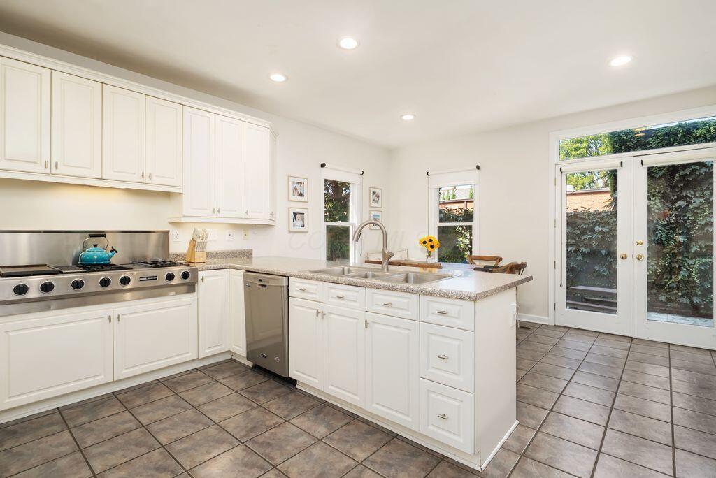 247 Lear Street Property Photo 6
