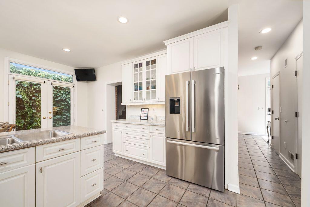 247 Lear Street Property Photo 8