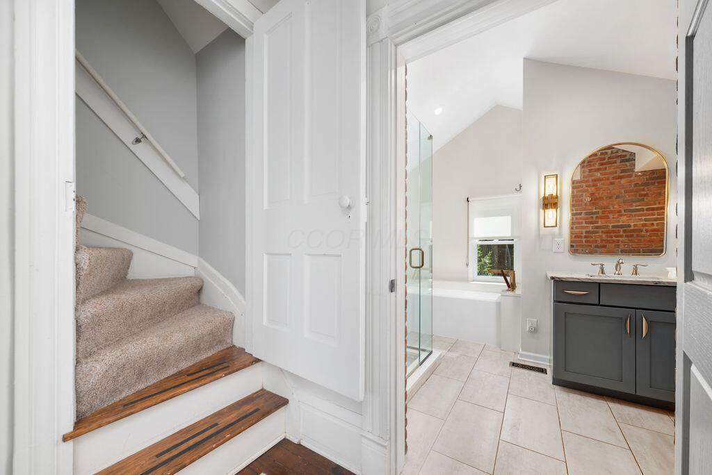 247 Lear Street Property Photo 32